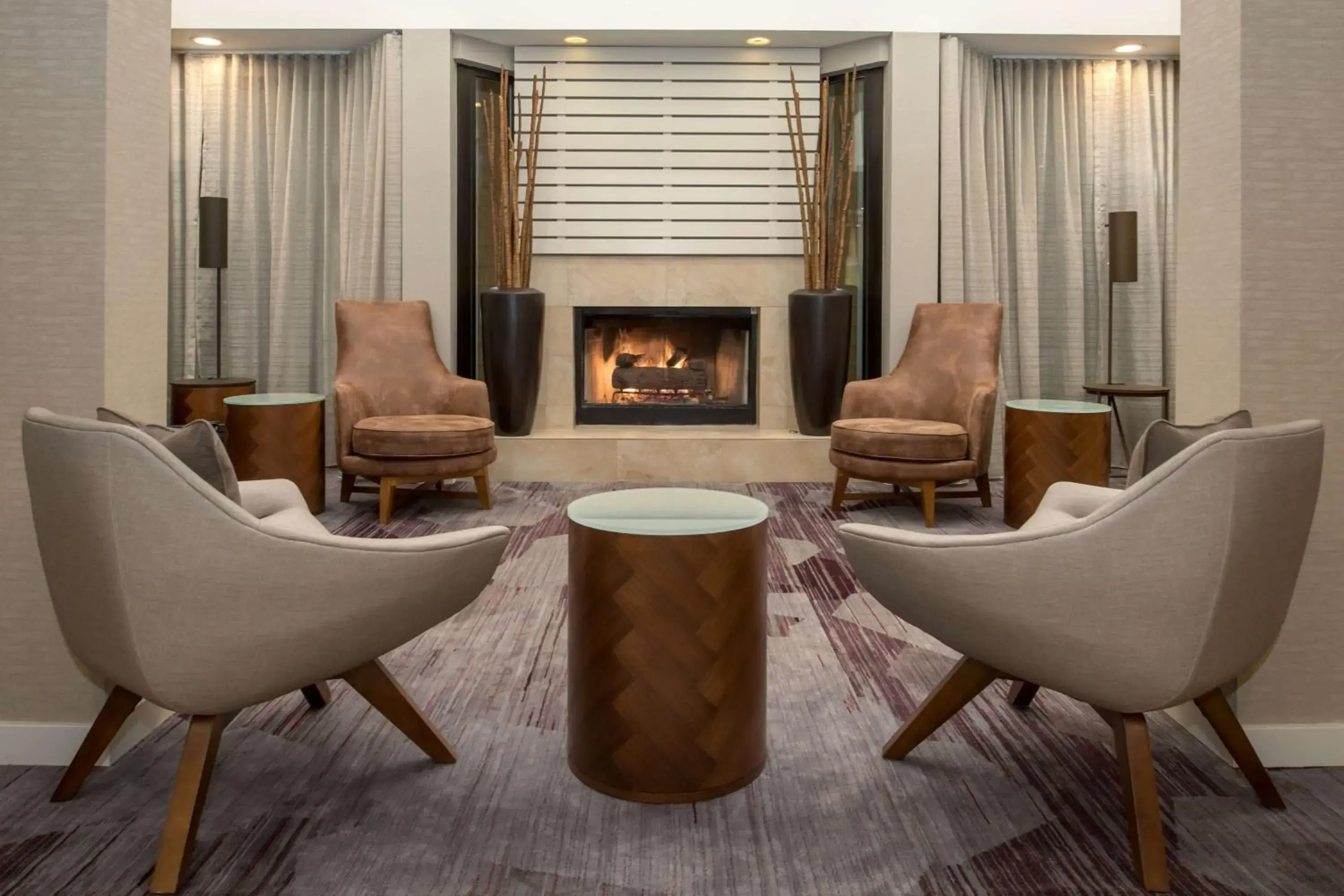 Lobby or reception in Sonesta Select Seattle Bellevue Redmond Lobby or reception in Sonesta Select Seattle Bellevue Redmond