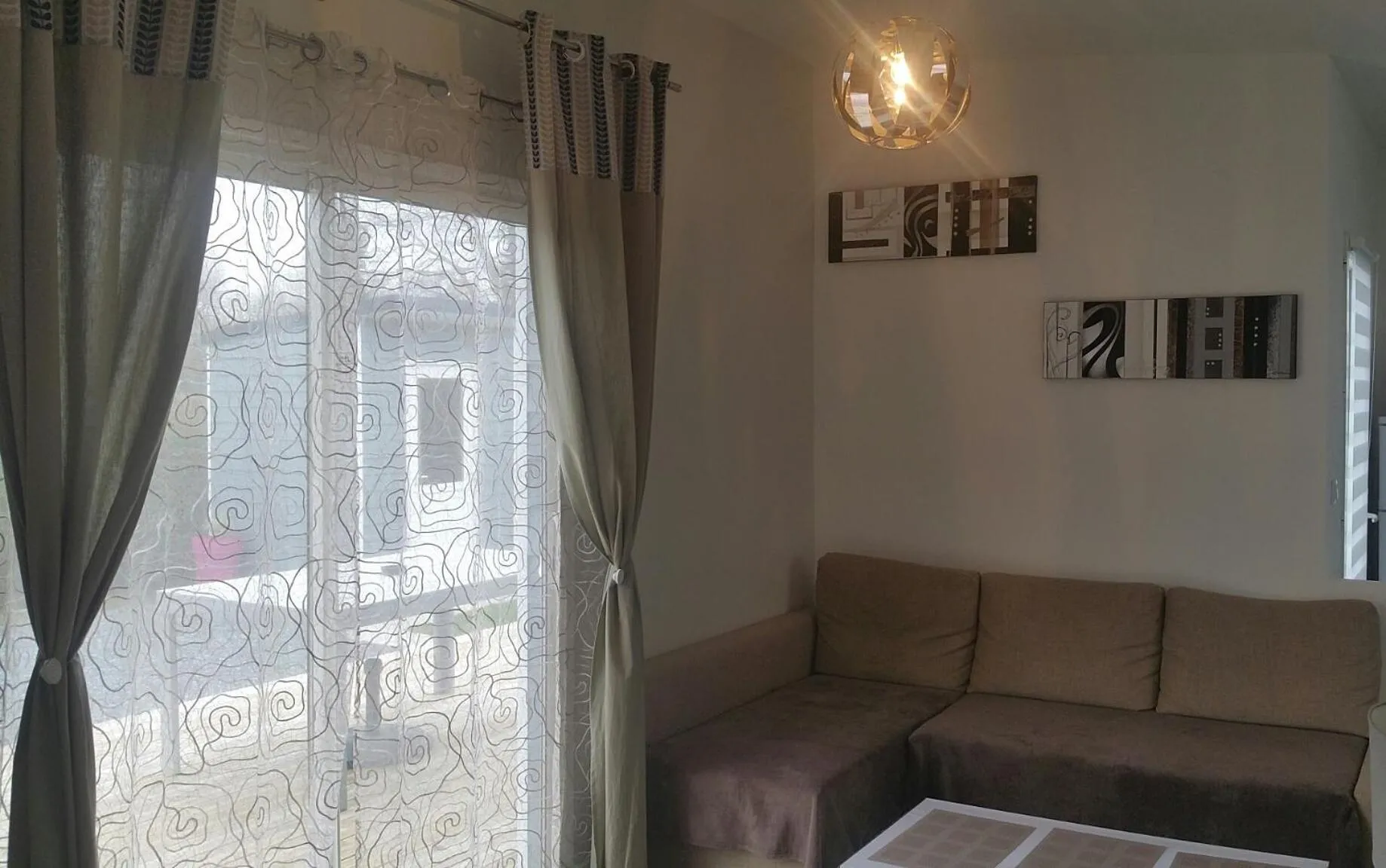 Communal lounge/ TV room in Cottage sword beach