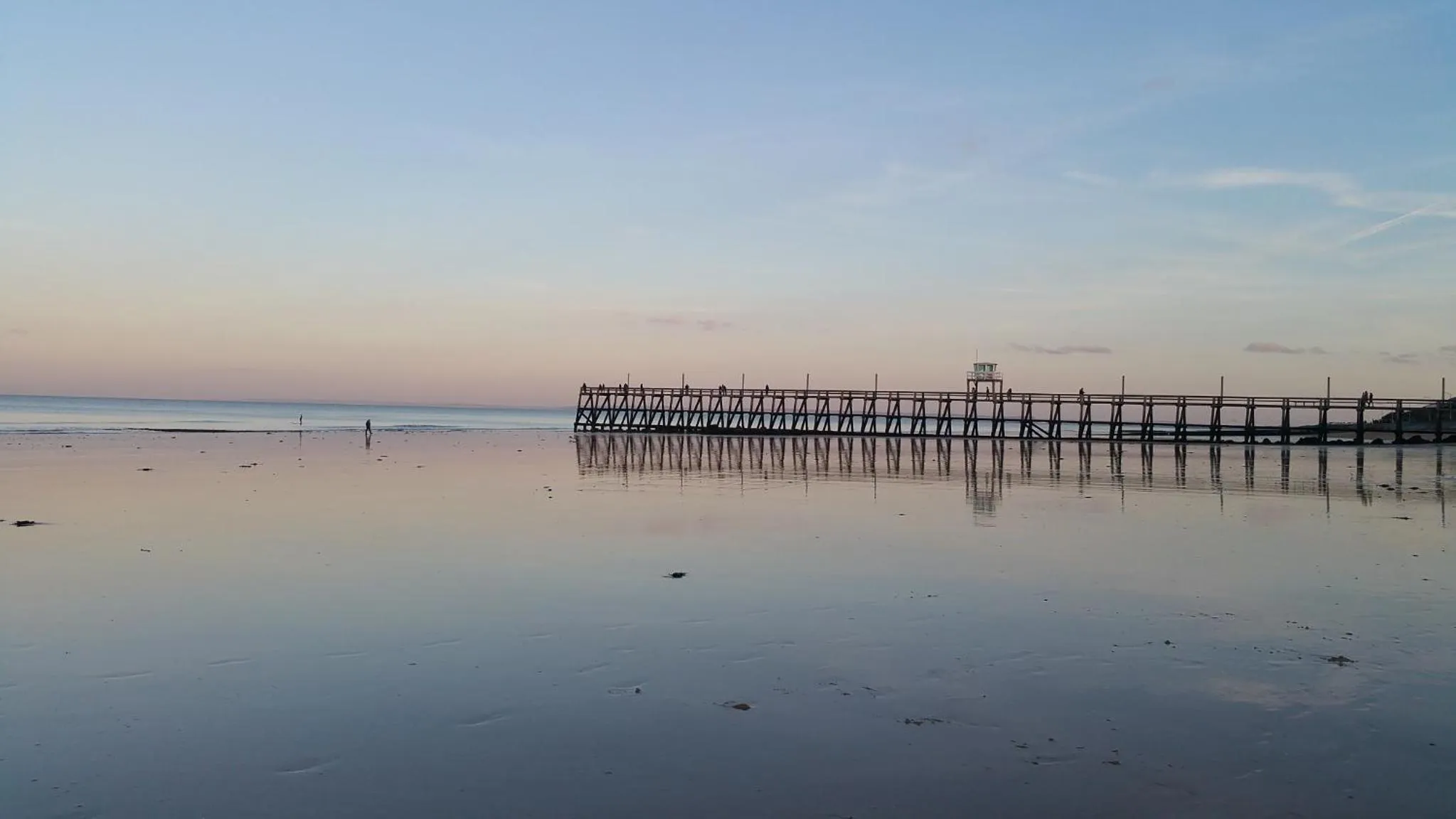 Hiking in Cottage sword beach