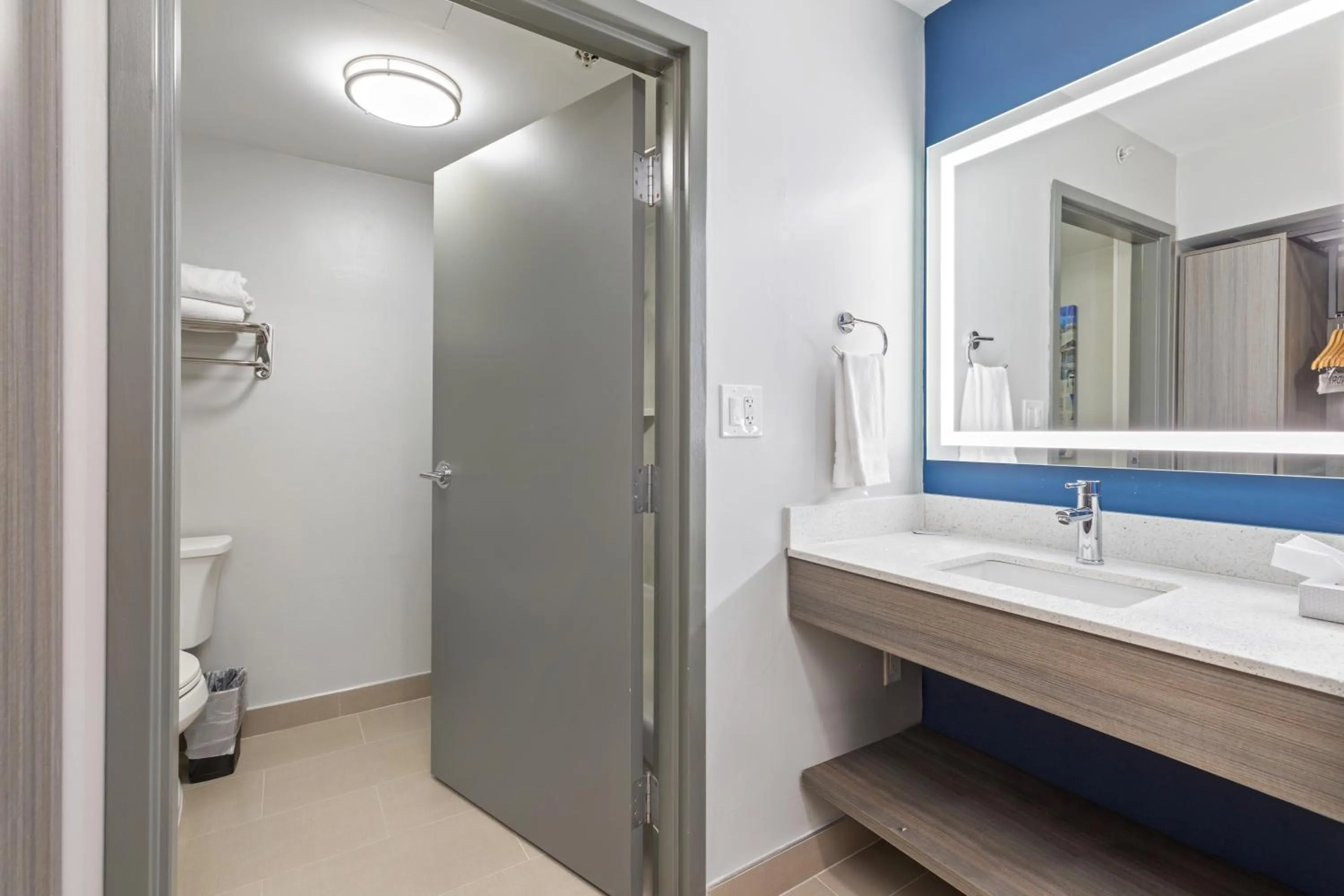 Bathroom in Best Western Plus Elgin - Chicago