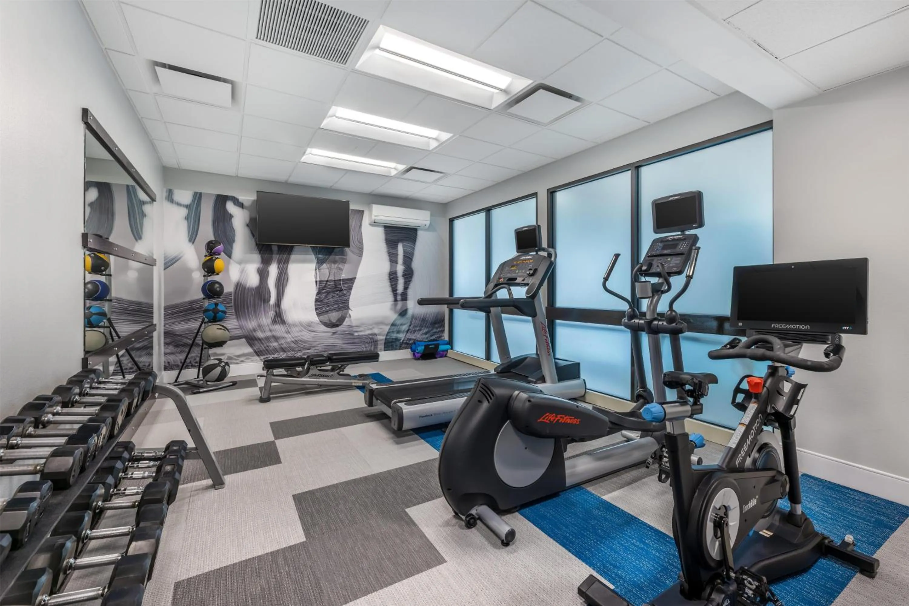 Fitness centre/facilities in Best Western Plus Elgin - Chicago