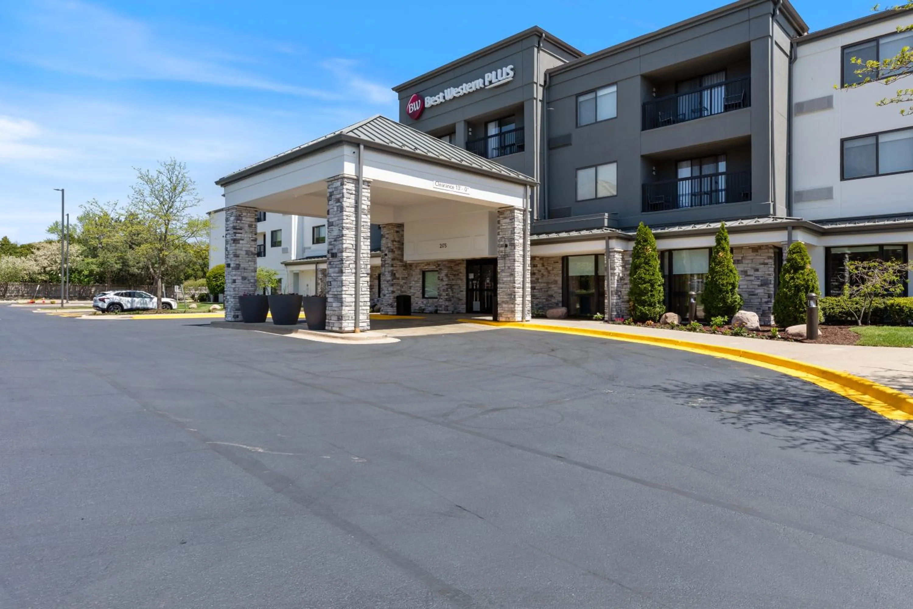 Property building in Best Western Plus Elgin - Chicago