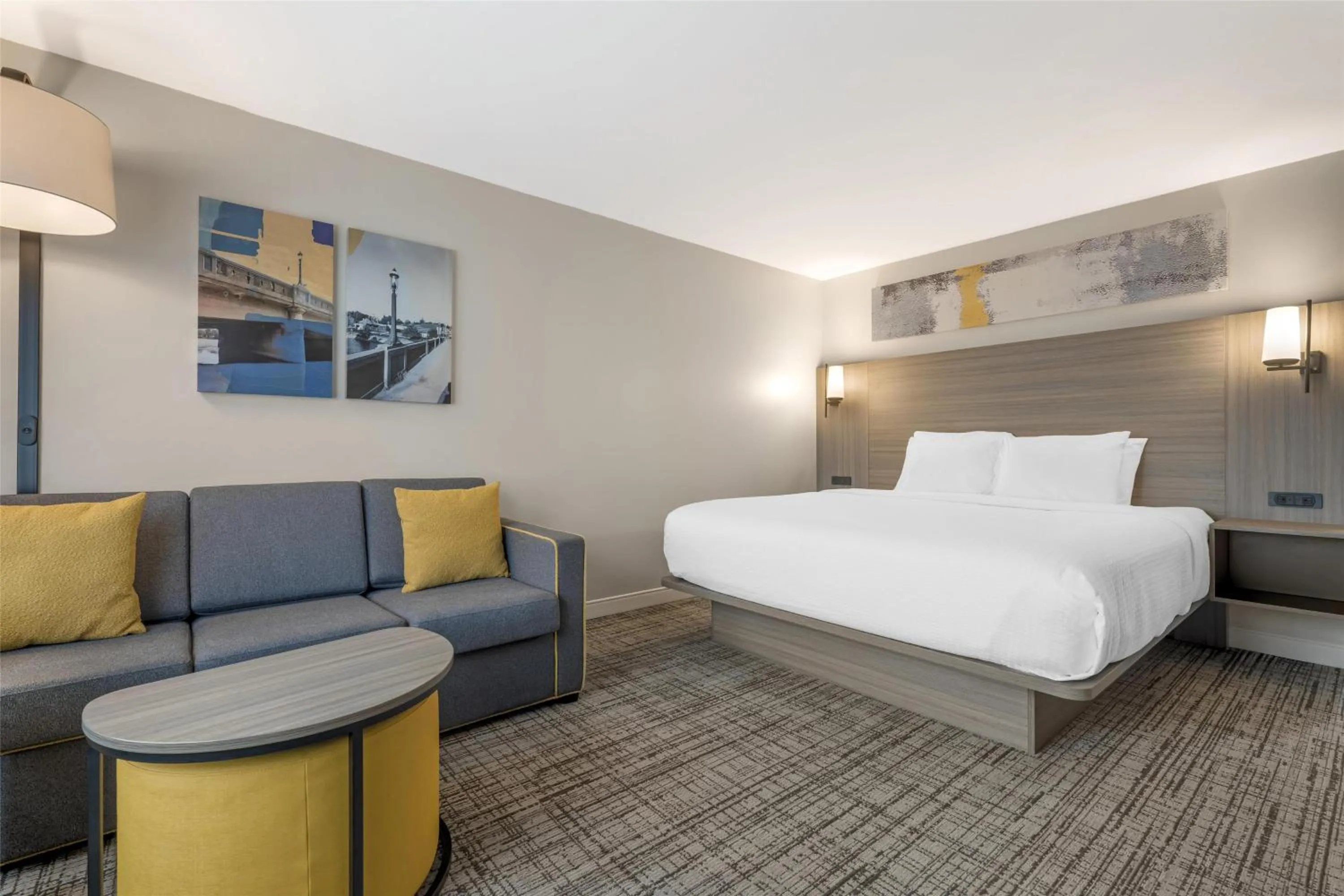 Bedroom, Bed in Best Western Plus Elgin - Chicago