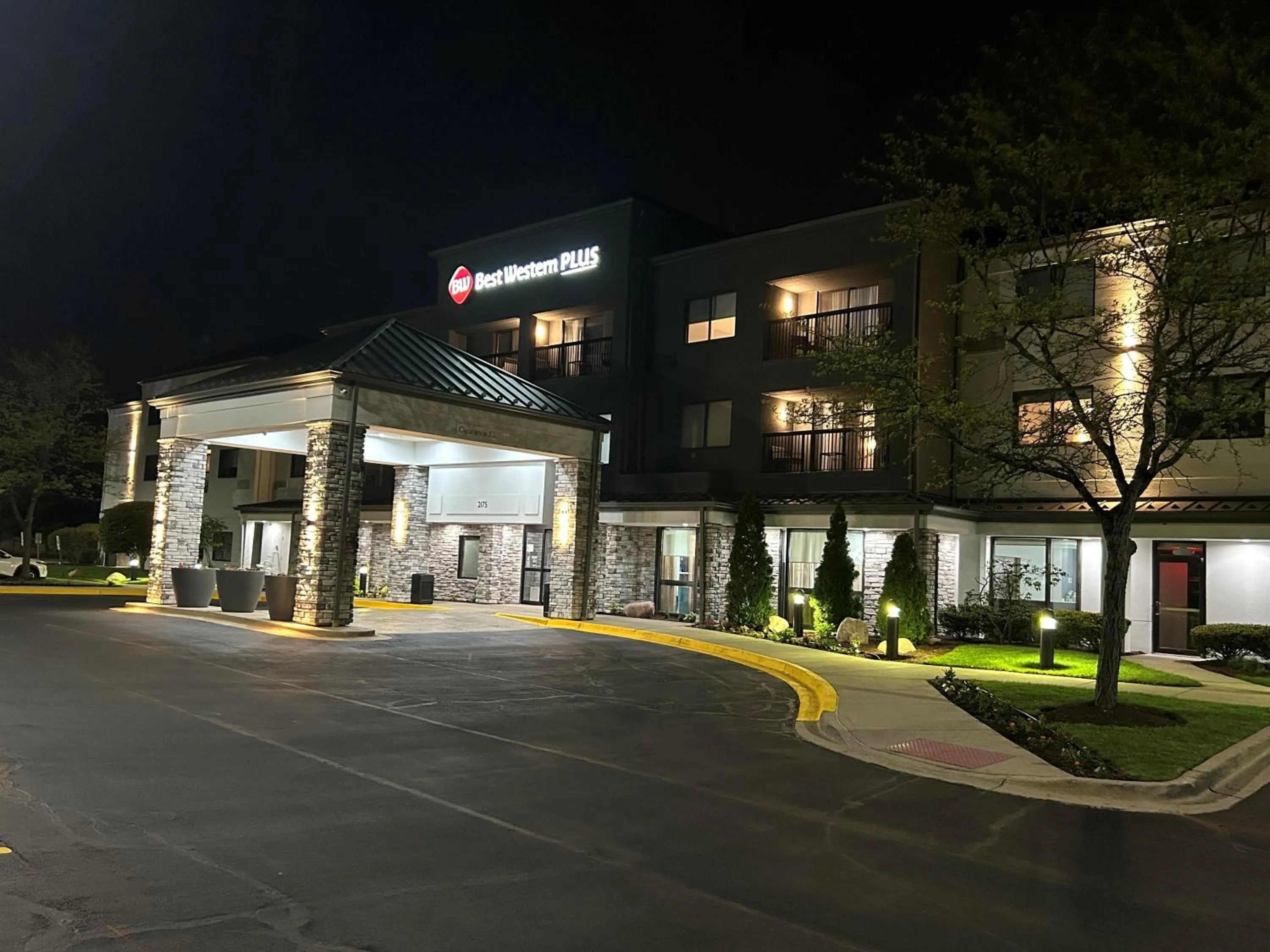 Property building in Best Western Plus Elgin - Chicago