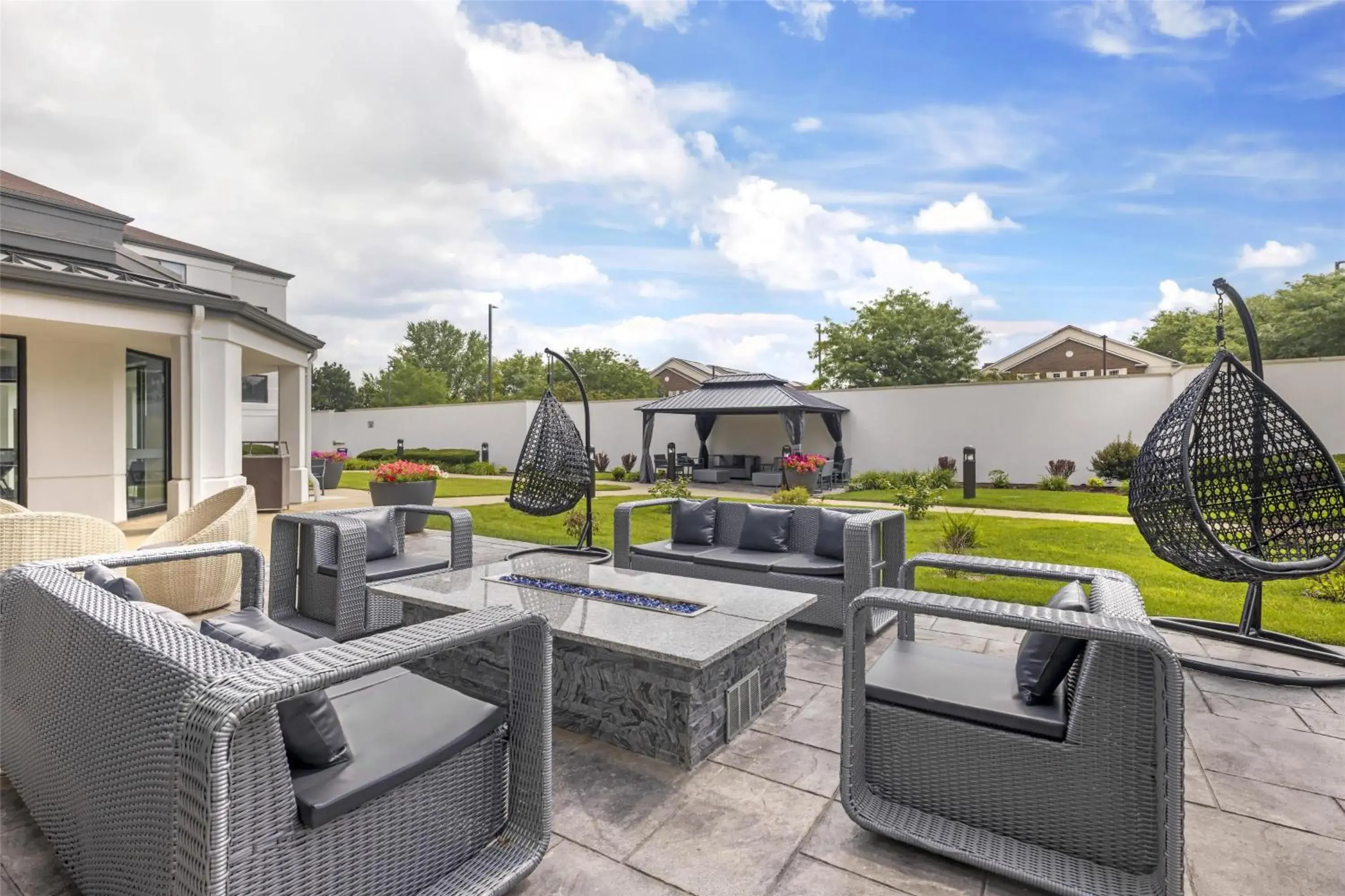 Property building in Best Western Plus Elgin - Chicago Property building in Best Western Plus Elgin - Chicago