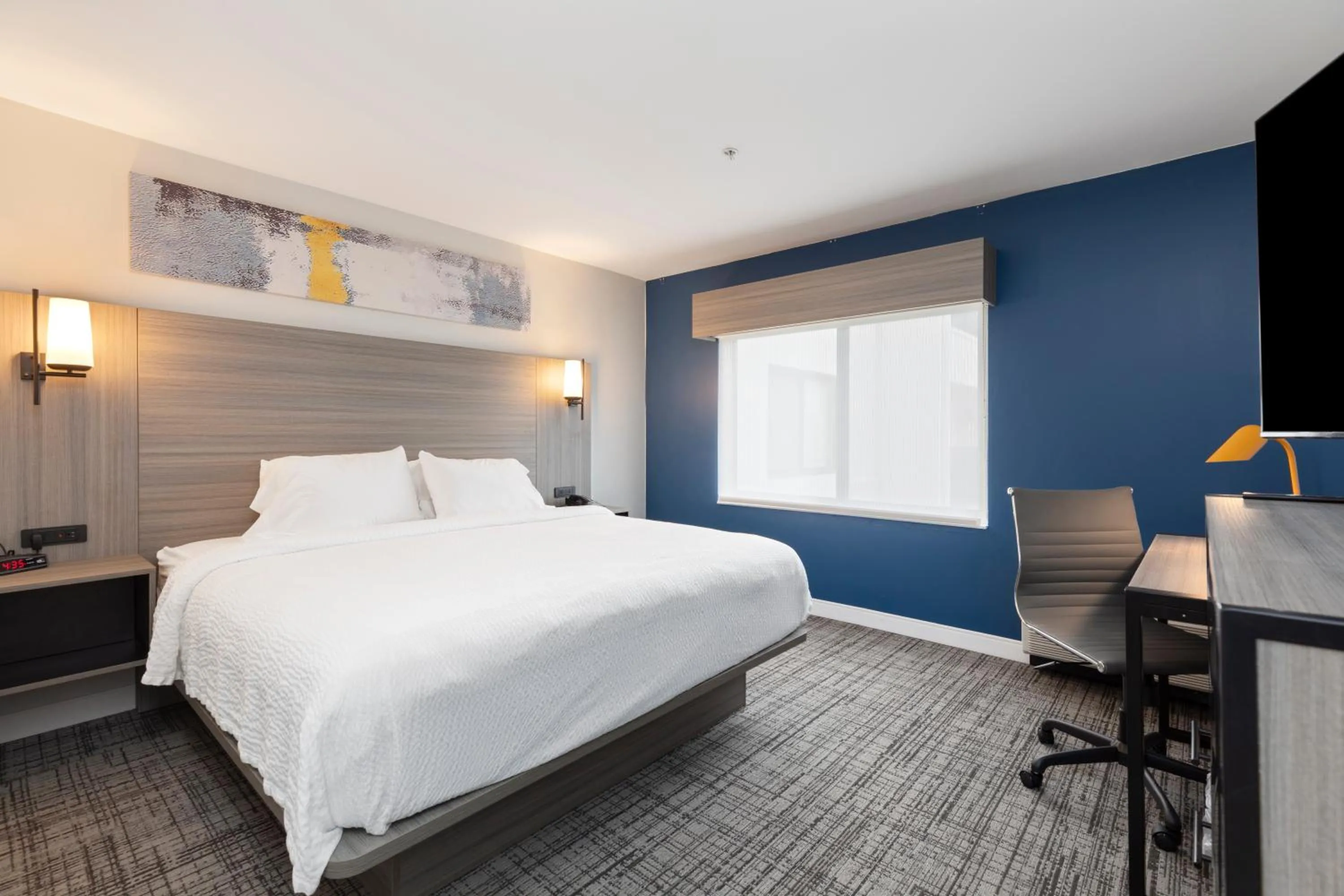 Bedroom, Bed in Best Western Plus Elgin - Chicago