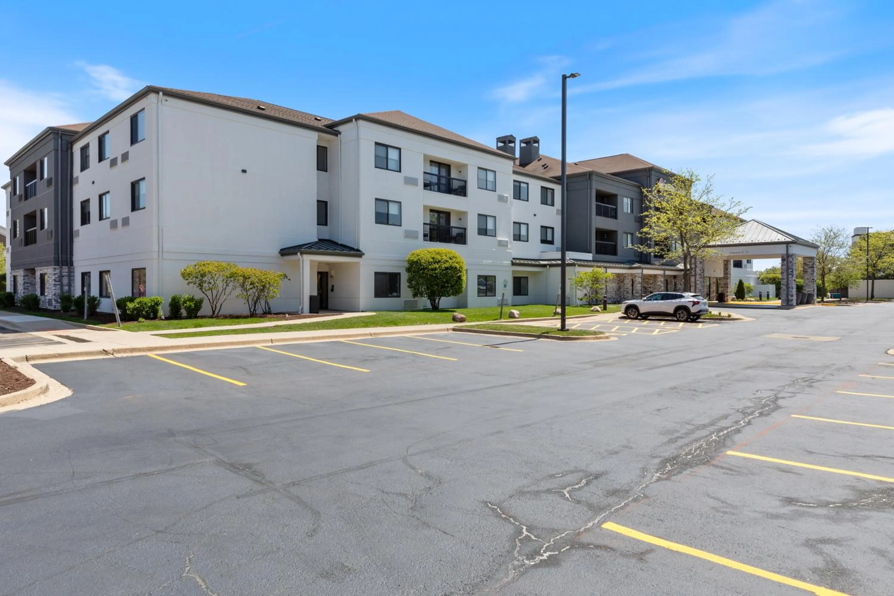 Property building in Best Western Plus Elgin - Chicago