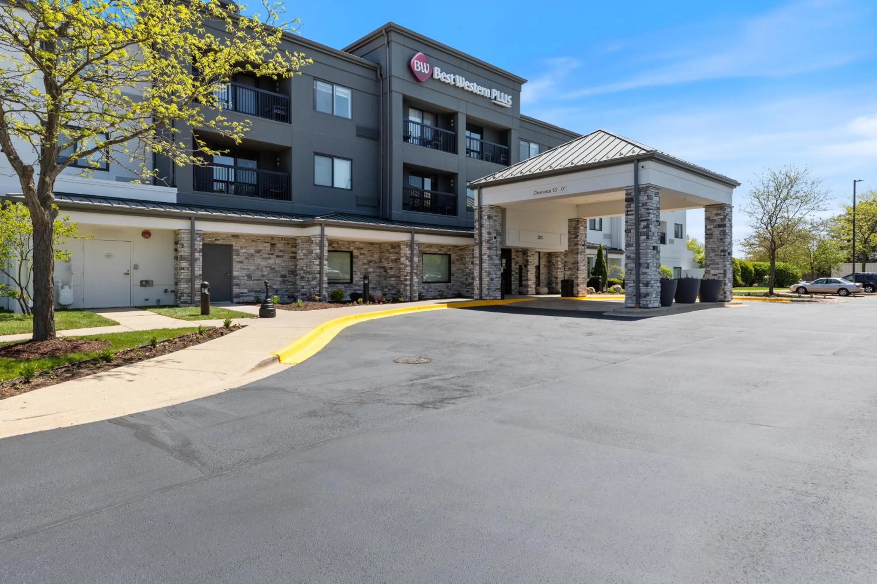 Property building in Best Western Plus Elgin - Chicago