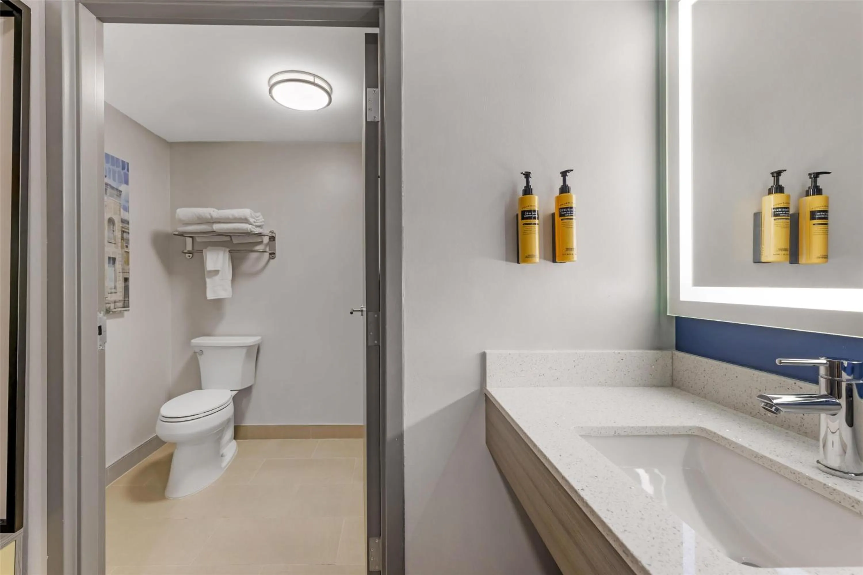 Bathroom in Best Western Plus Elgin - Chicago