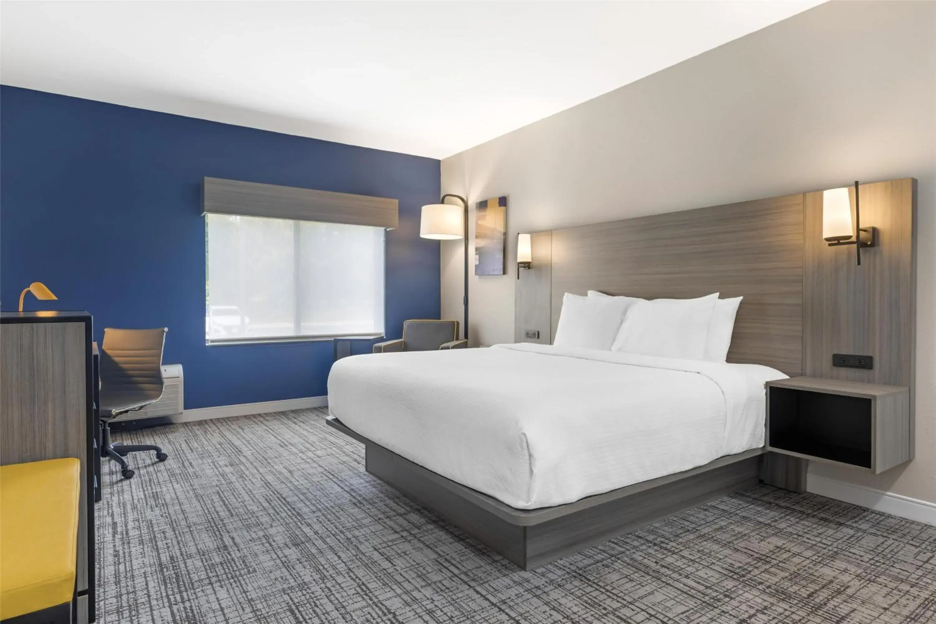 Bedroom, Bed in Best Western Plus Elgin - Chicago Bedroom, Bed in Best Western Plus Elgin - Chicago