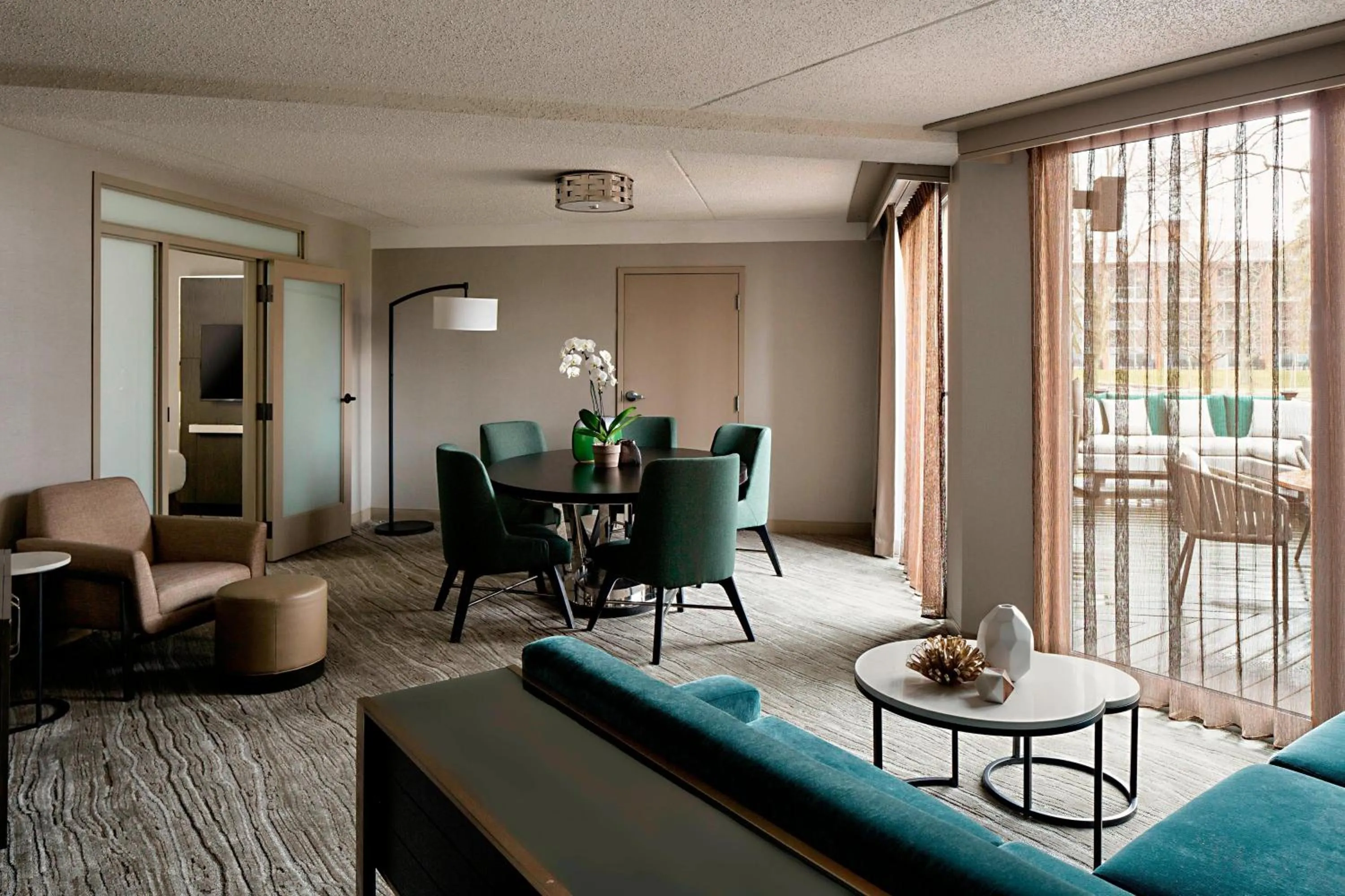 Photo of the whole room in Lincolnshire Marriott Resort