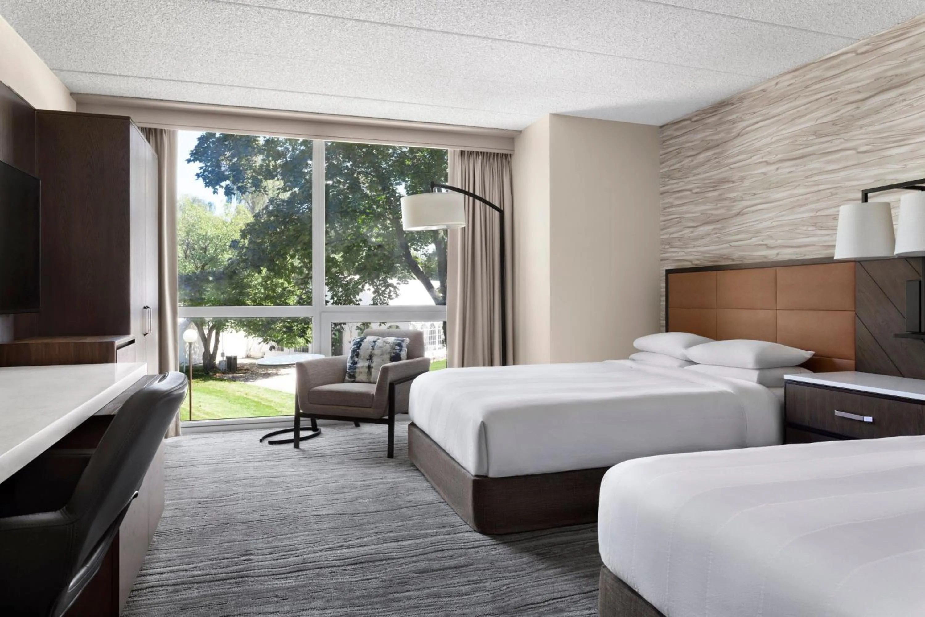 Photo of the whole room, Bed in Lincolnshire Marriott Resort