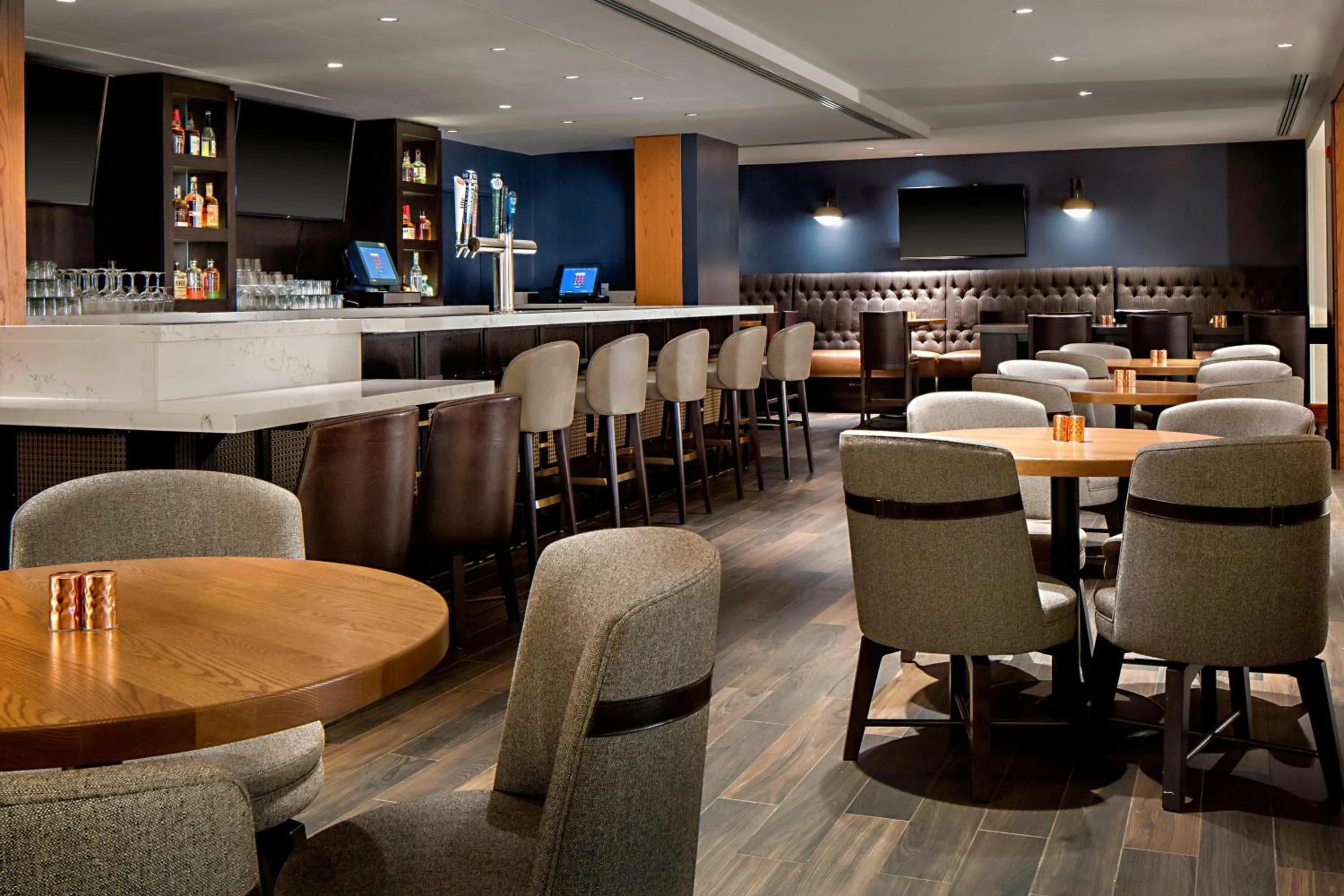 Lounge or bar in Lincolnshire Marriott Resort
