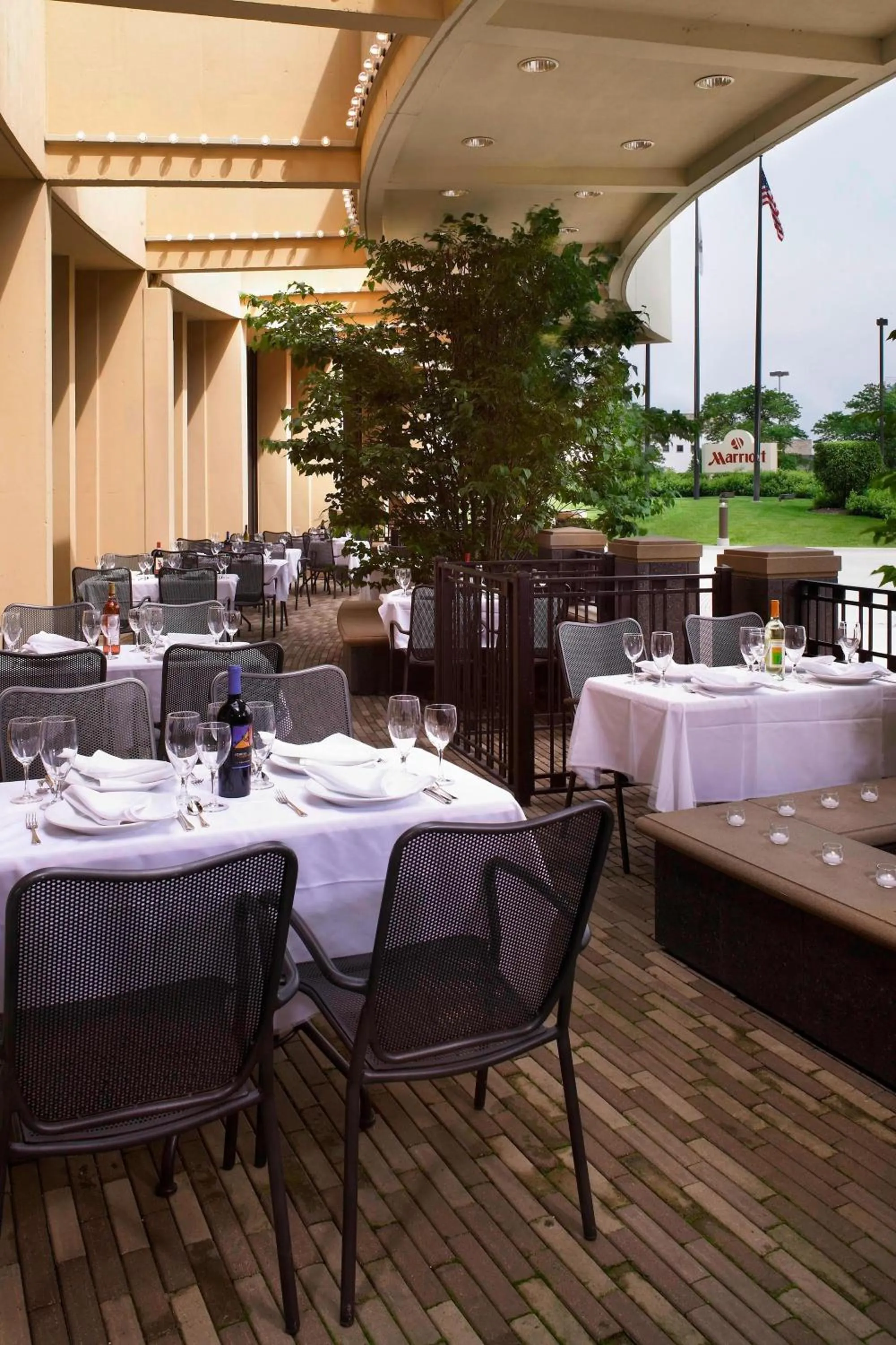 Restaurant/places to eat in Chicago Marriott Oak Brook