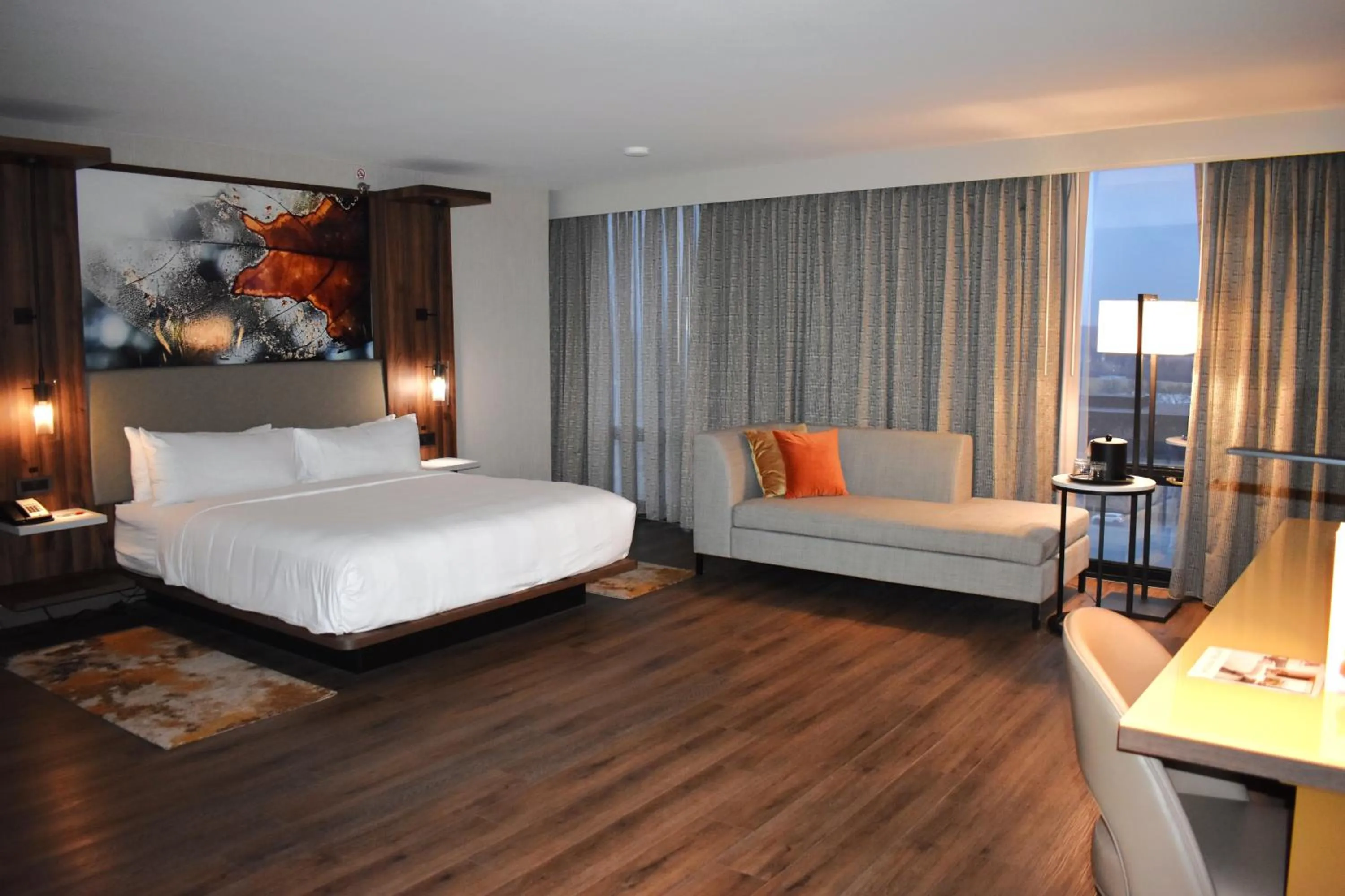 Bedroom, Bed in Chicago Marriott Oak Brook