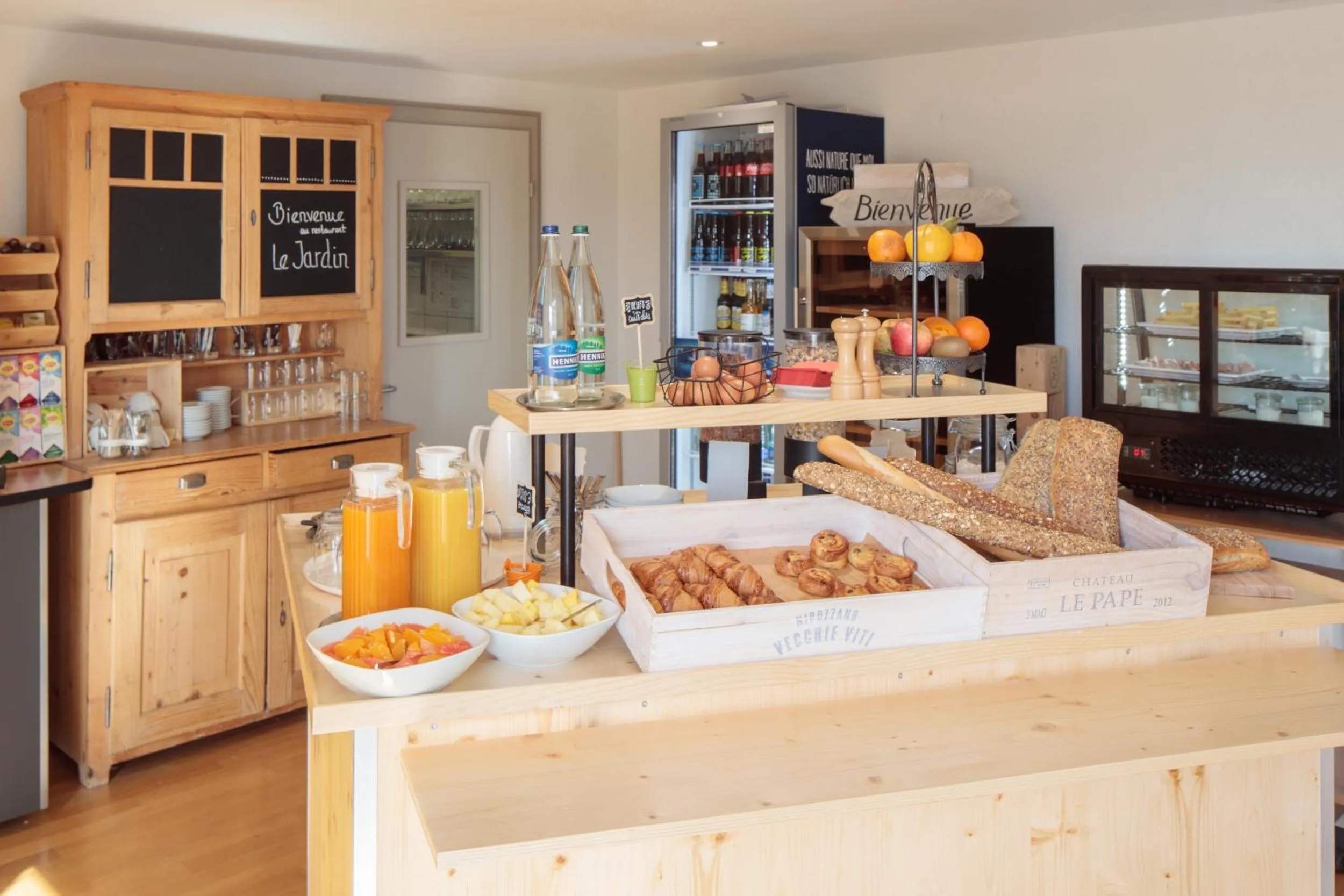 Breakfast in Le Domaine (Swiss Lodge)