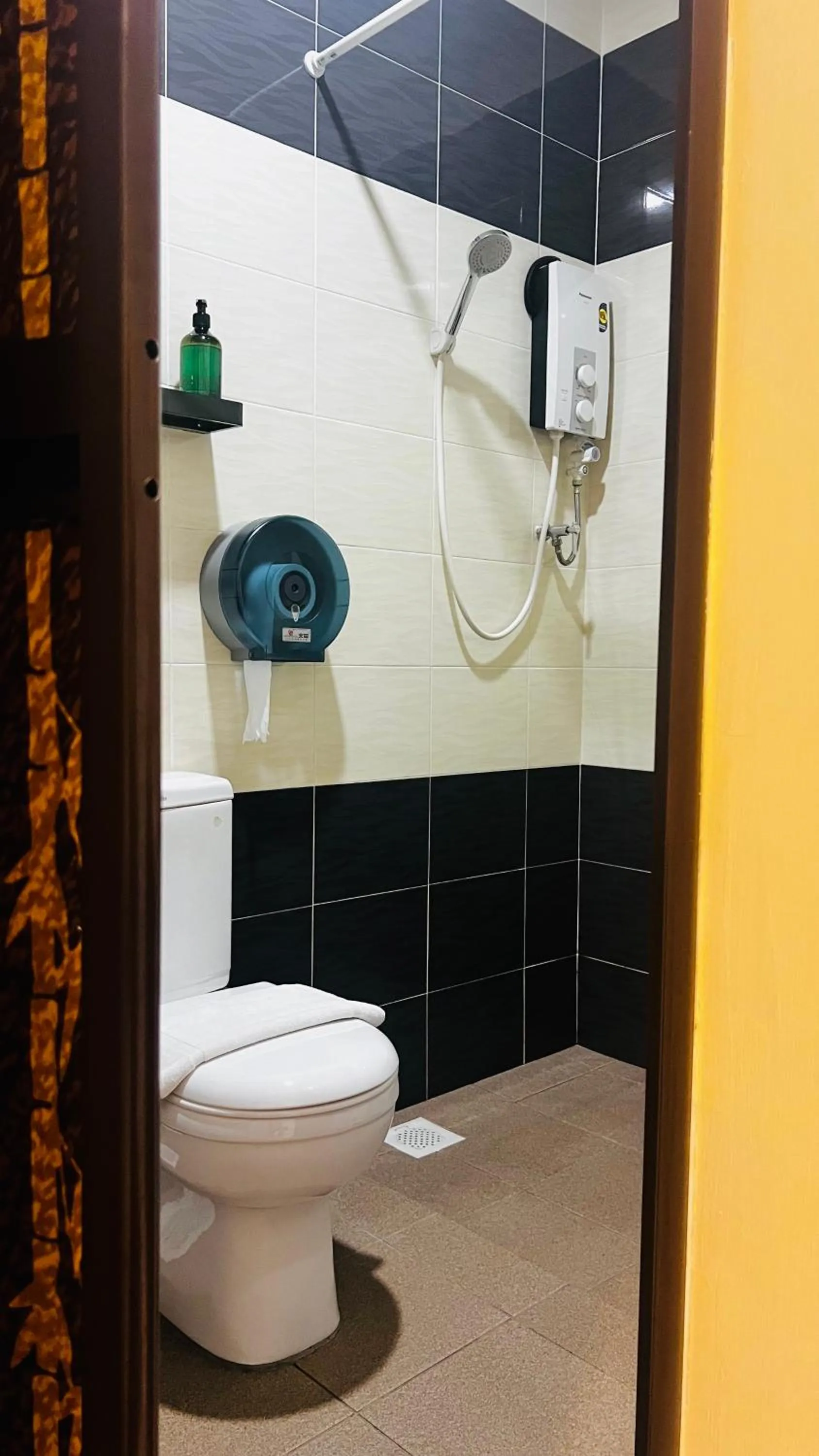 Toilet in SiN LiEN HOTEL