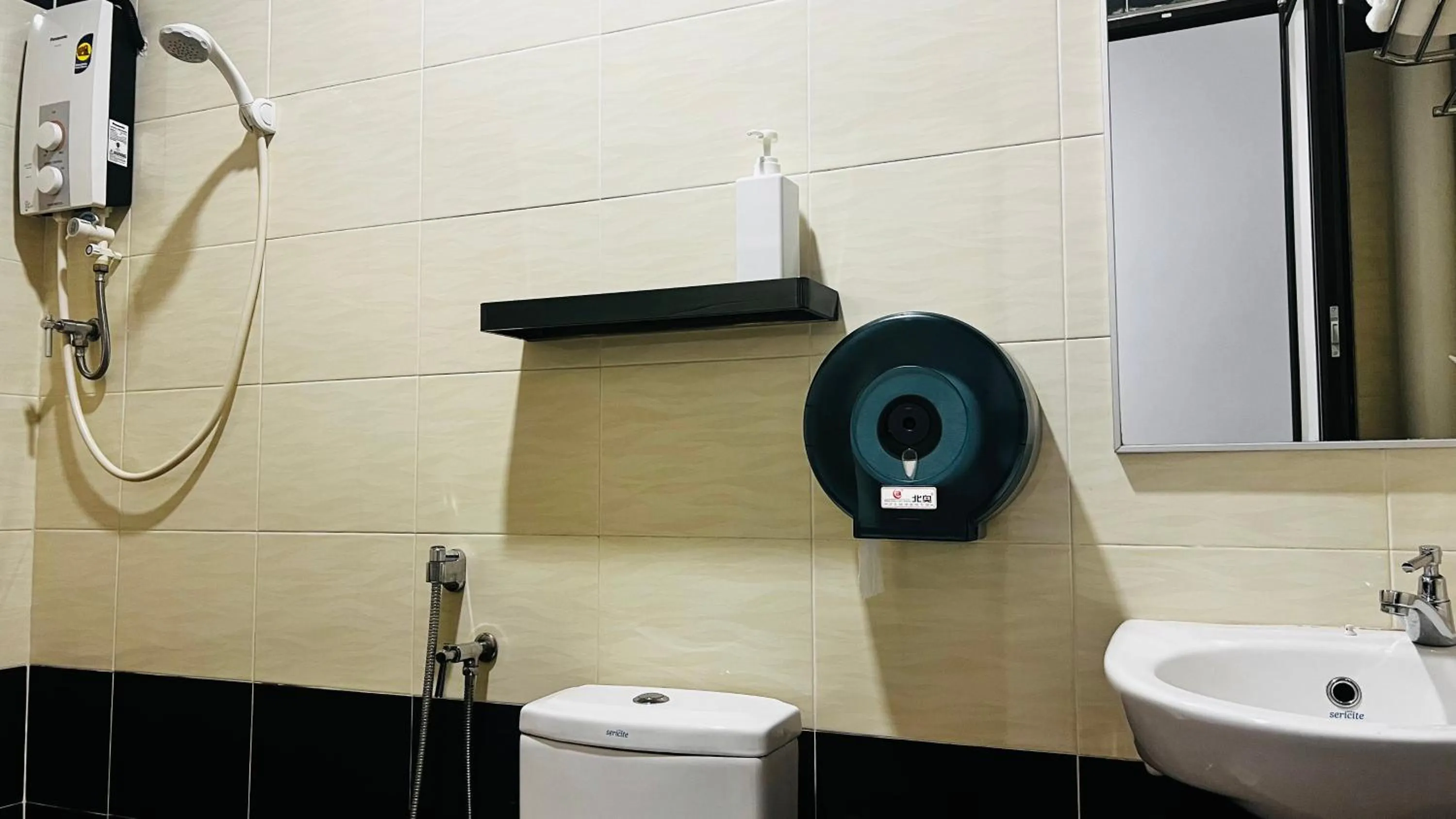 Toilet in SiN LiEN HOTEL