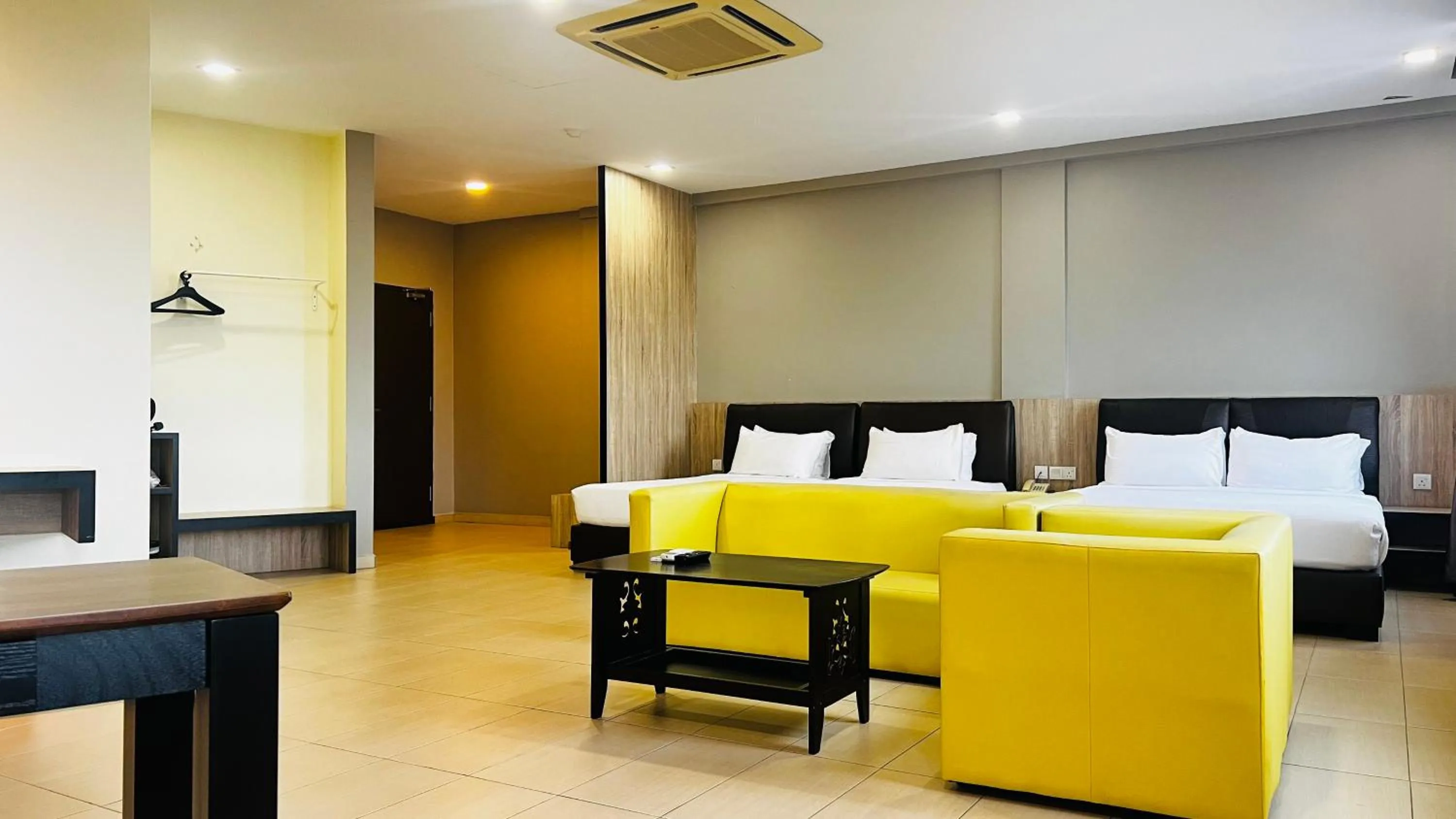 Living room, Bed in SiN LiEN HOTEL