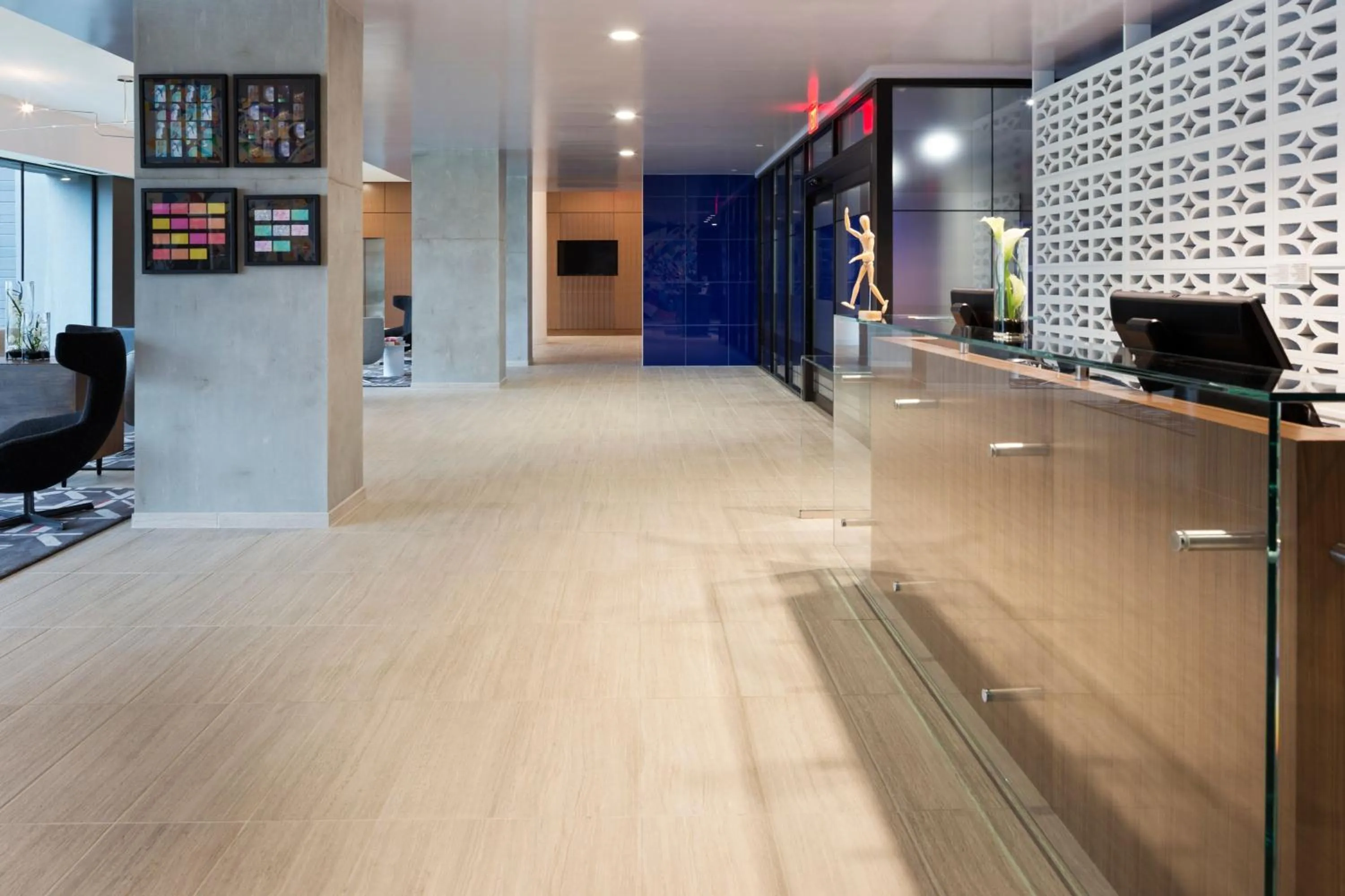 Lobby or reception in Le Méridien Chicago - Oakbrook Center