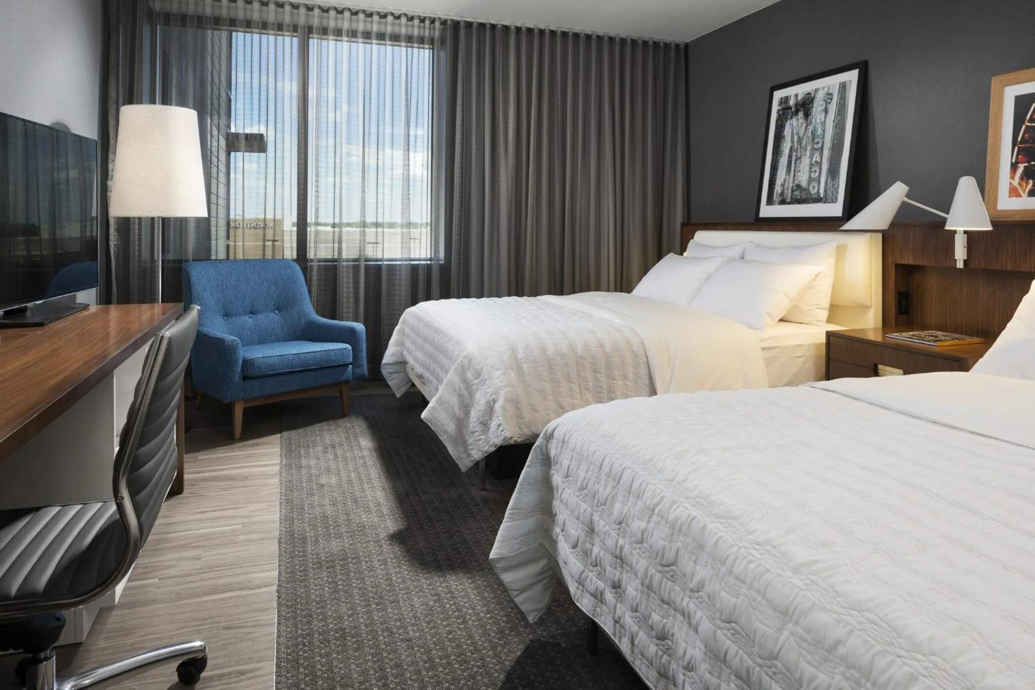 Bed in Le Méridien Chicago - Oakbrook Center