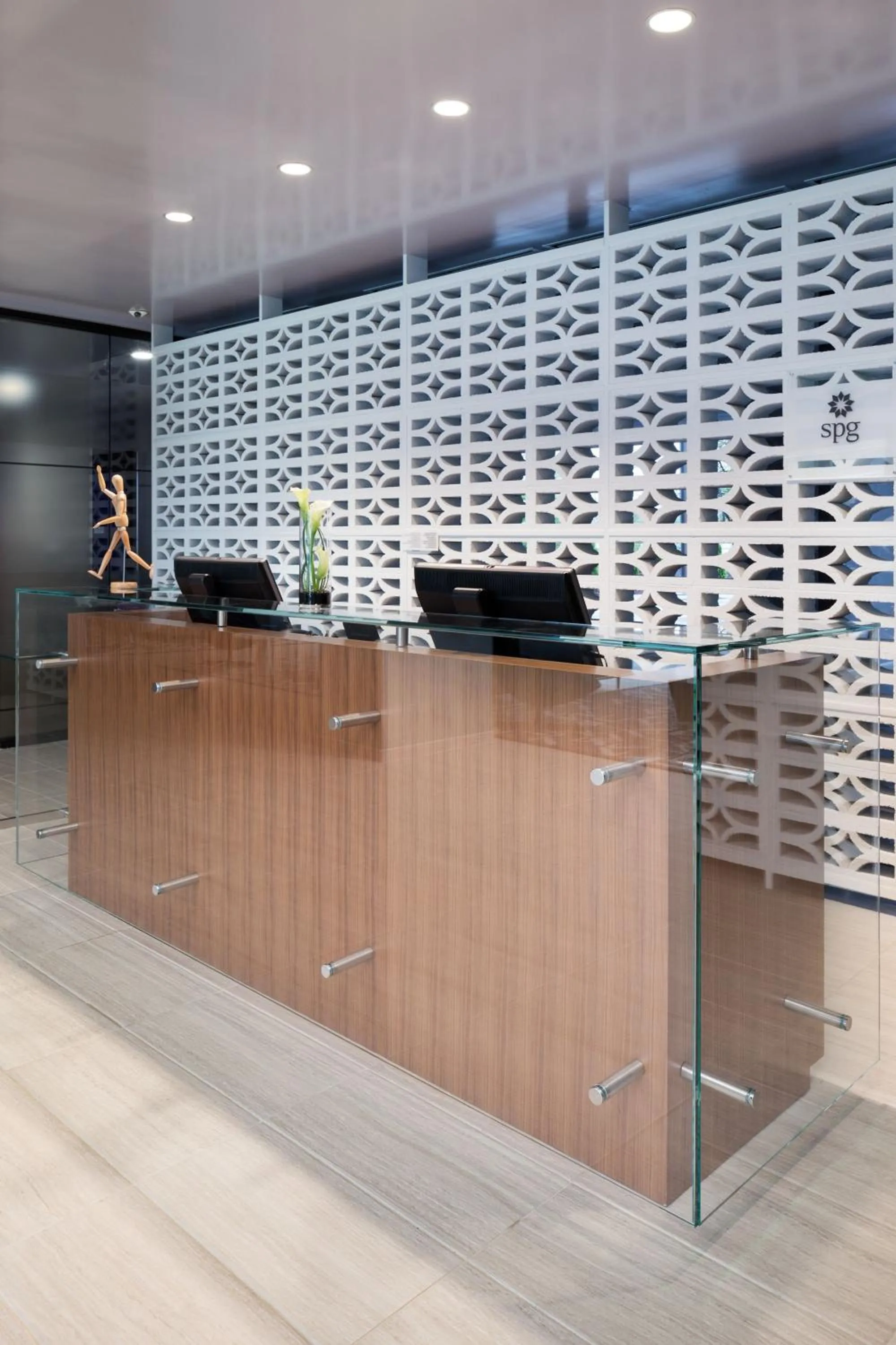 Lobby or reception in Le Méridien Chicago - Oakbrook Center