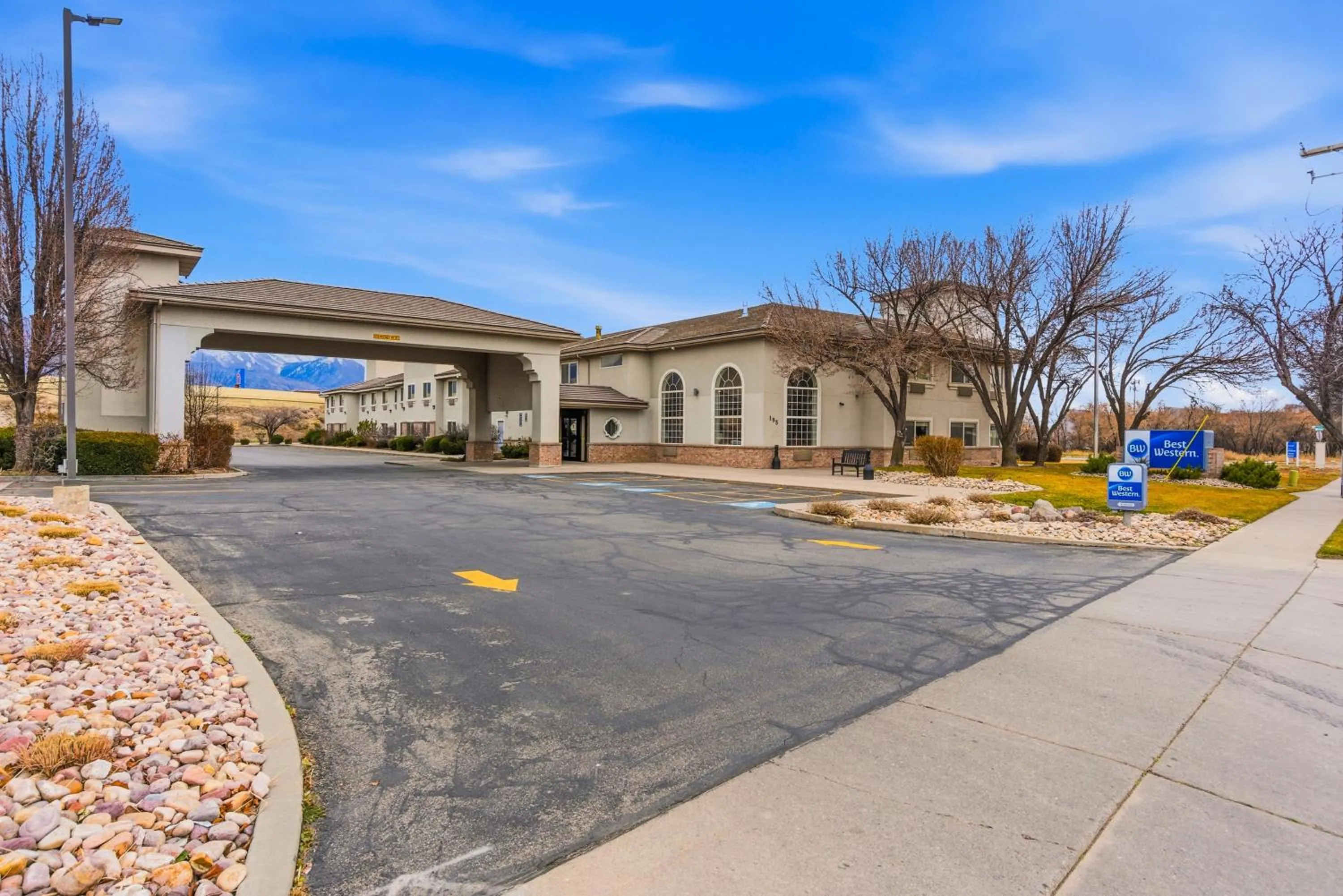 Facade/entrance in Best Western Timpanogos Inn