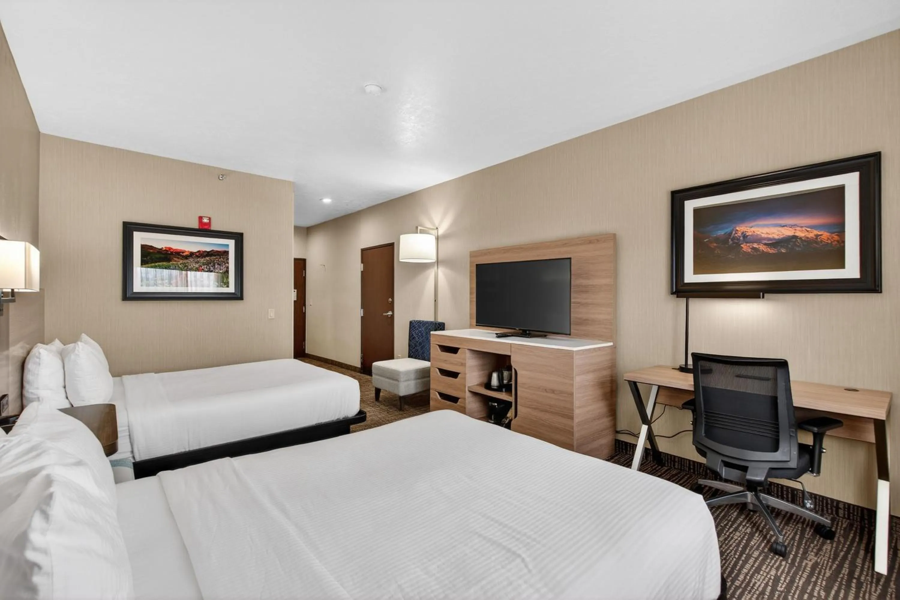 Bed in Best Western Timpanogos Inn