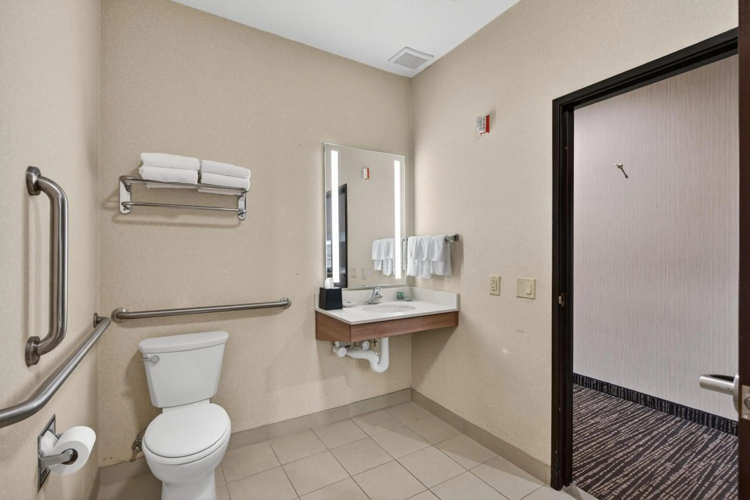 Bathroom in Best Western Timpanogos Inn