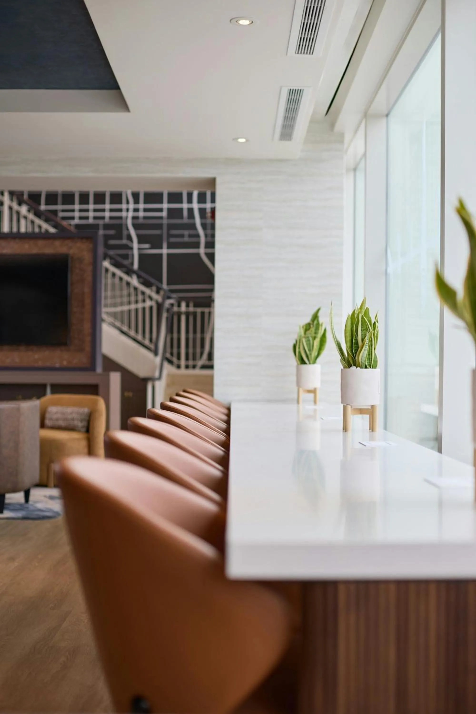 Lounge or bar in Renaissance Schaumburg Convention Center Hotel