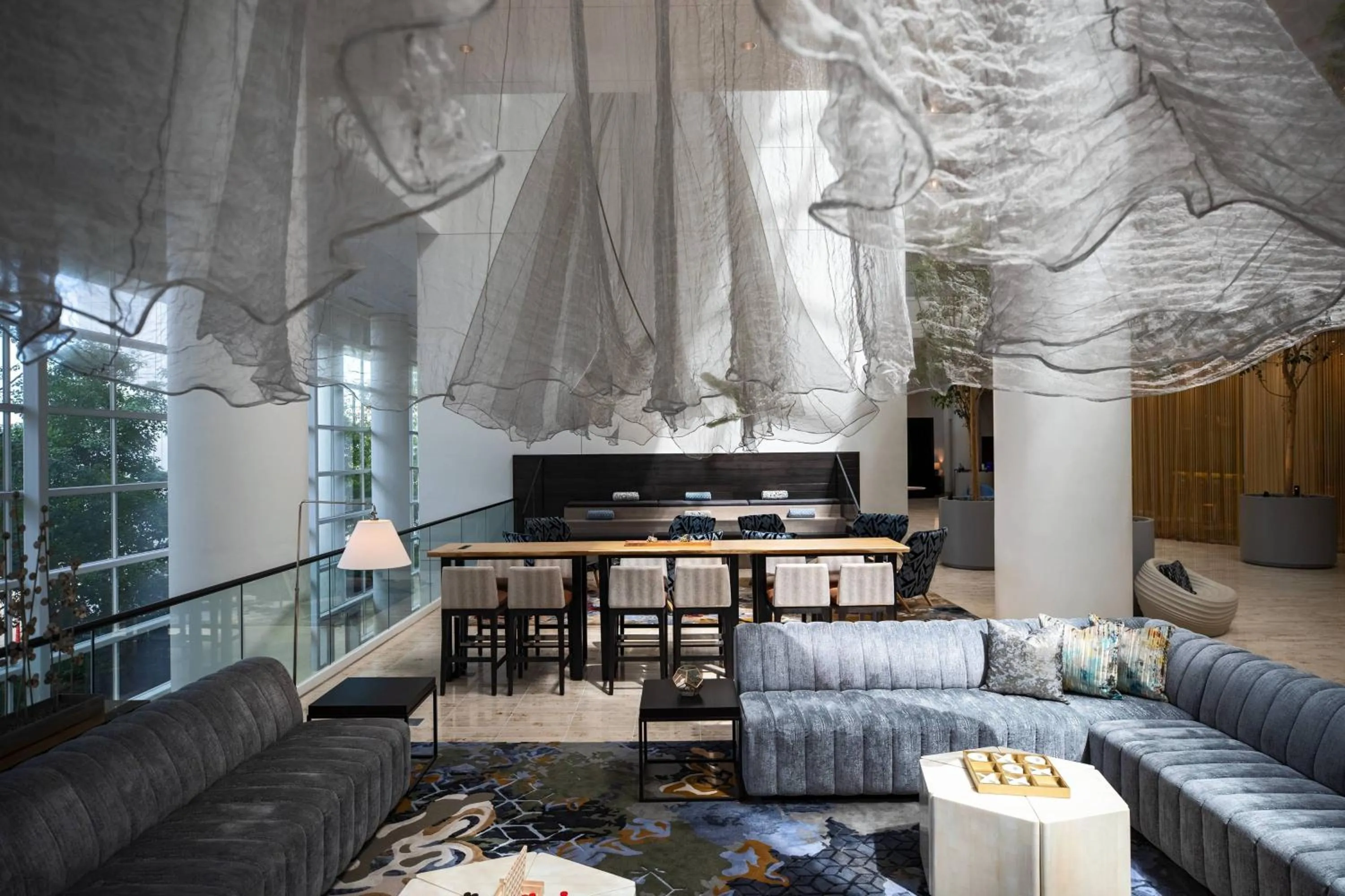 Lobby or reception in Renaissance Schaumburg Convention Center Hotel