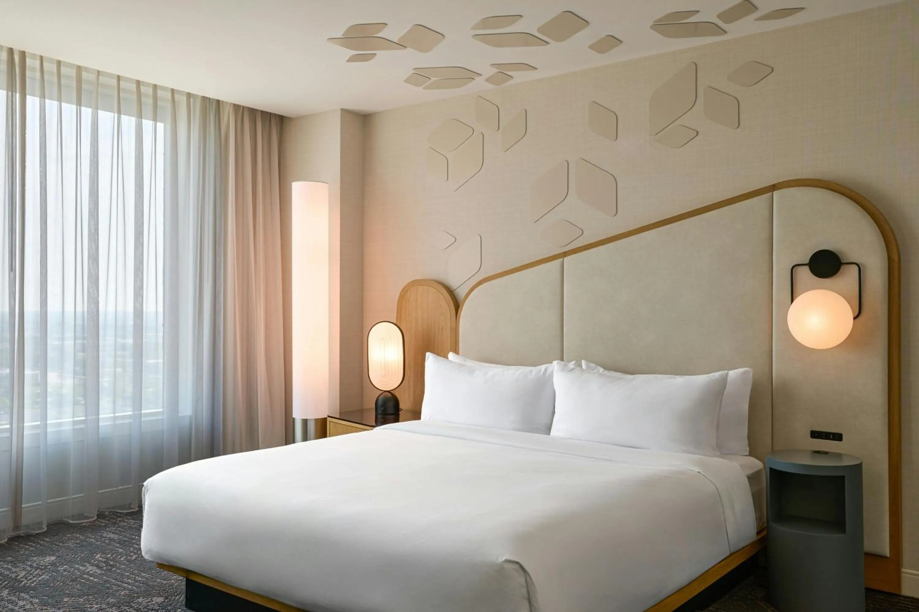 Bedroom, Bed in Renaissance Schaumburg Convention Center Hotel