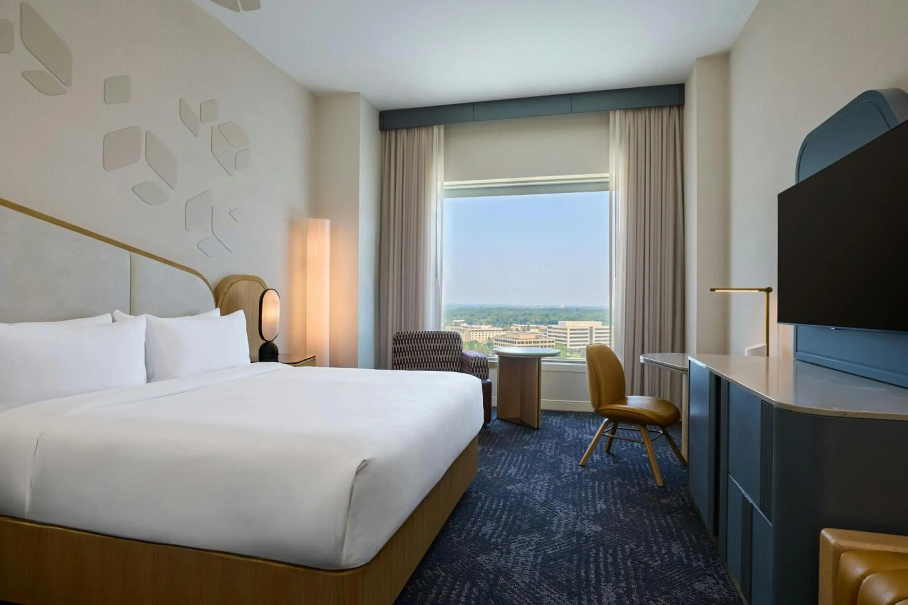 King Room - High Floor/ Club Level in Renaissance Schaumburg Convention Center Hotel King Room - High Floor/ Club Level in Renaissance Schaumburg Convention Center Hotel