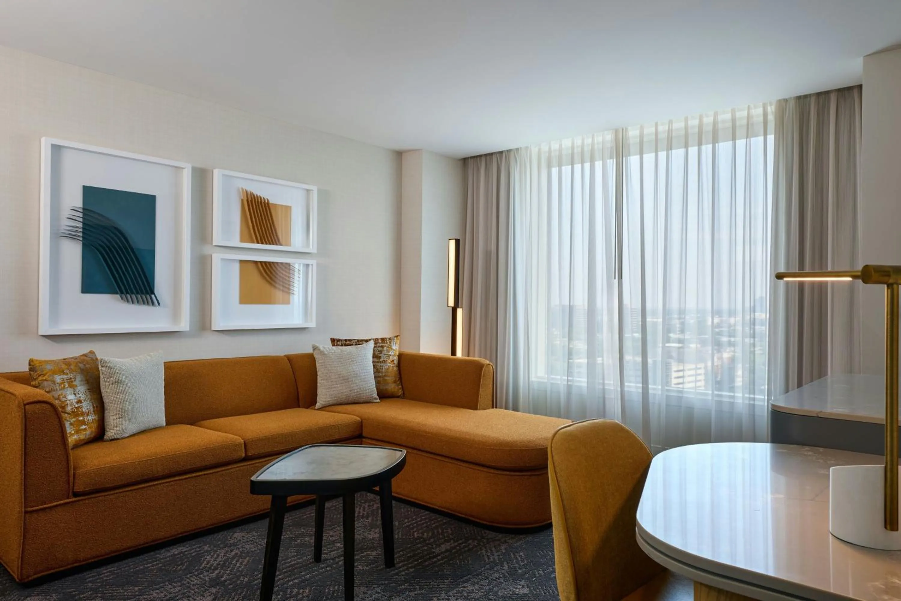 Living room in Renaissance Schaumburg Convention Center Hotel