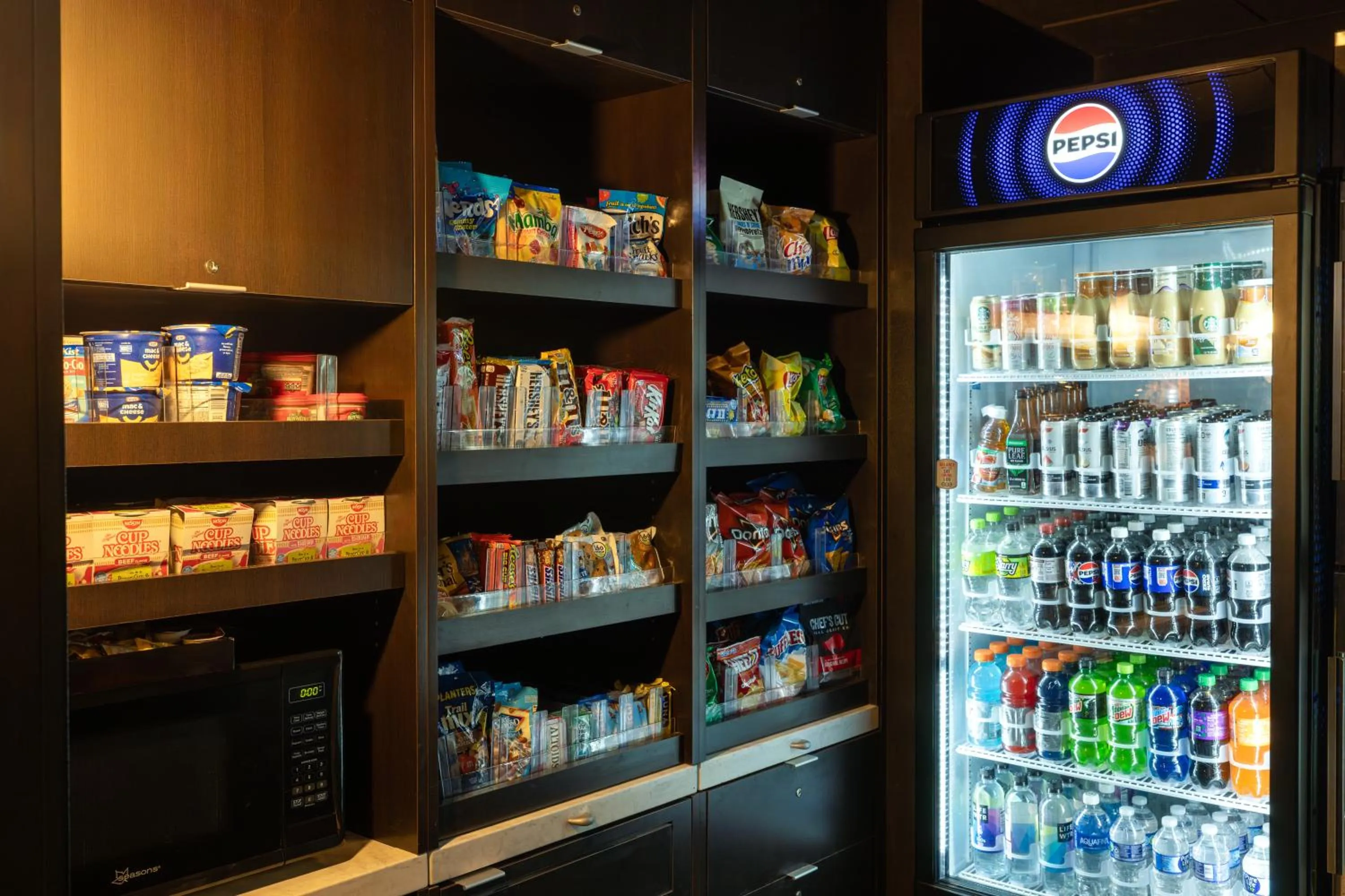 On-site shops in Courtyard by Marriott North Charleston Airport Coliseum