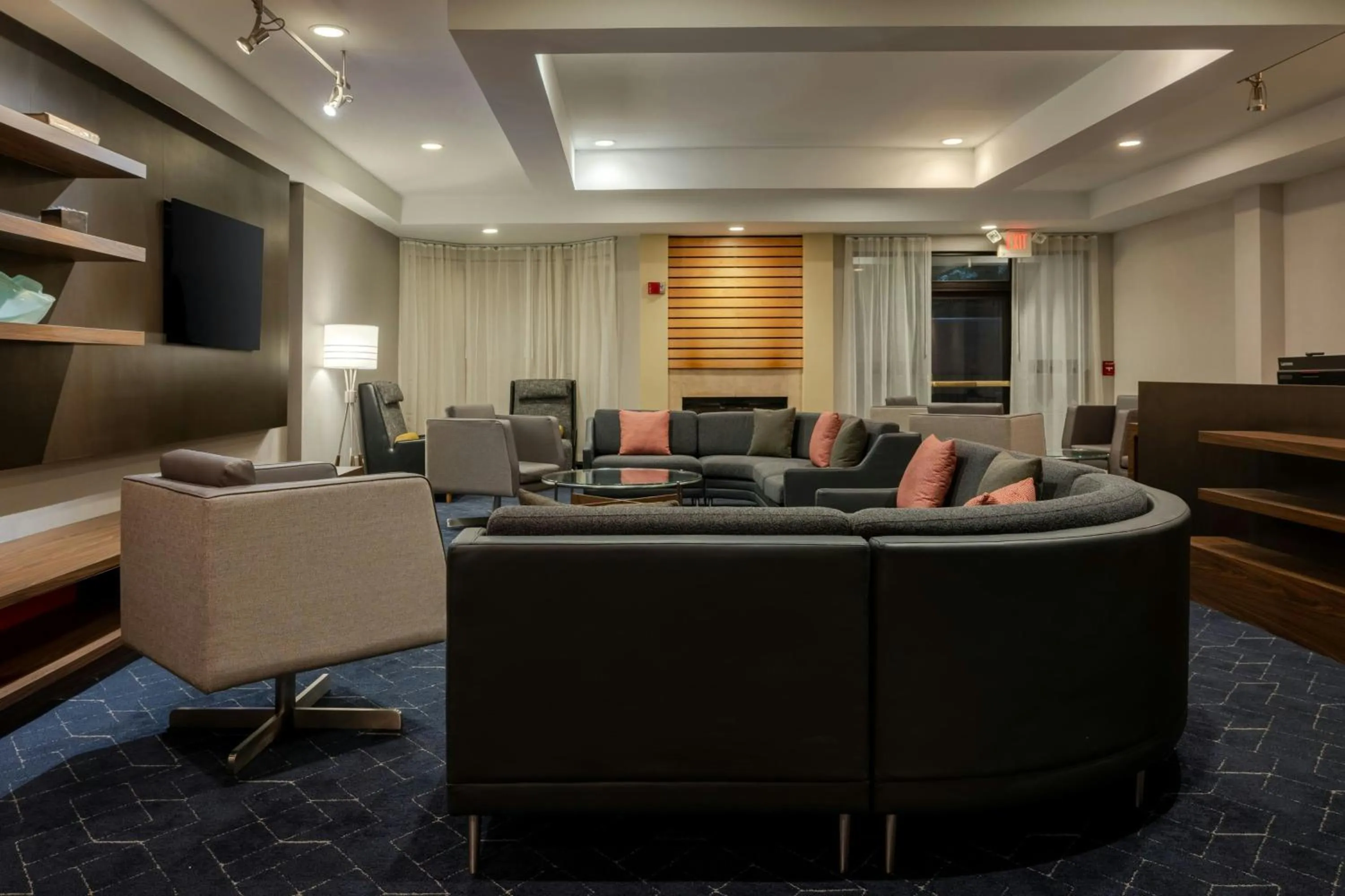 Lobby or reception in Courtyard by Marriott North Charleston Airport Coliseum