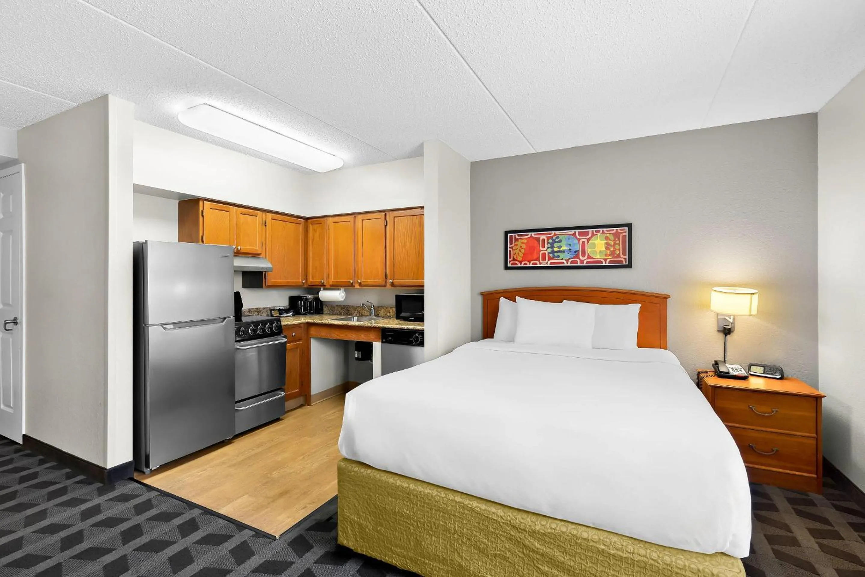 Bedroom, Bed in MainStay Suites Middleburg Heights Cleveland Airport