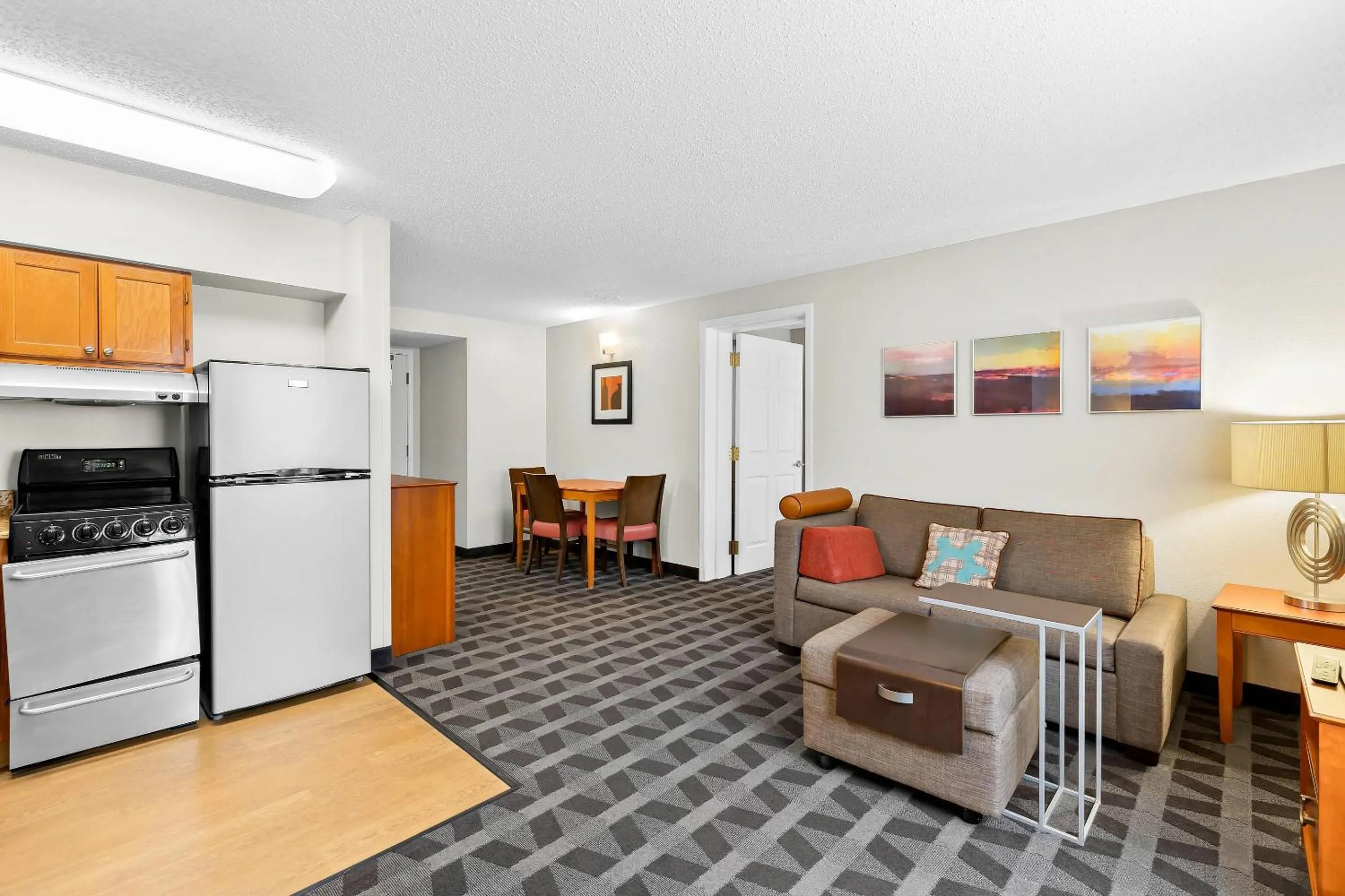 Bedroom in MainStay Suites Middleburg Heights Cleveland Airport