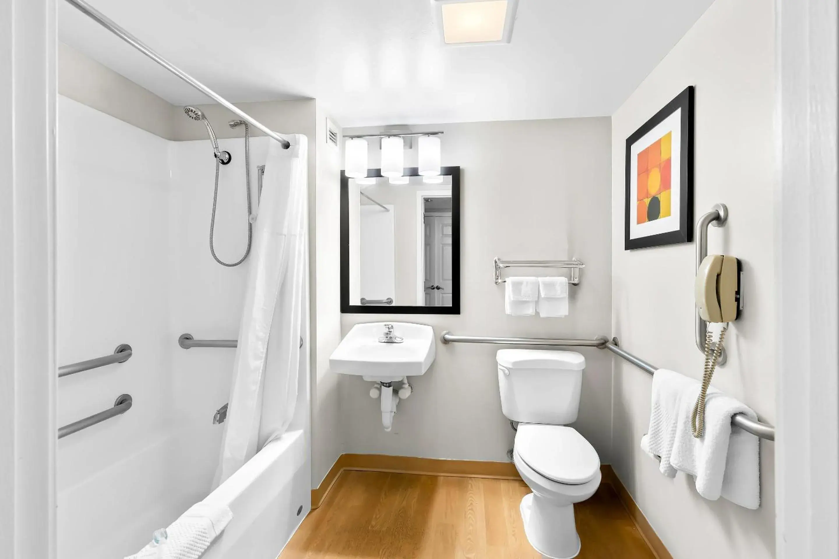 Bedroom in MainStay Suites Middleburg Heights Cleveland Airport Bedroom in MainStay Suites Middleburg Heights Cleveland Airport