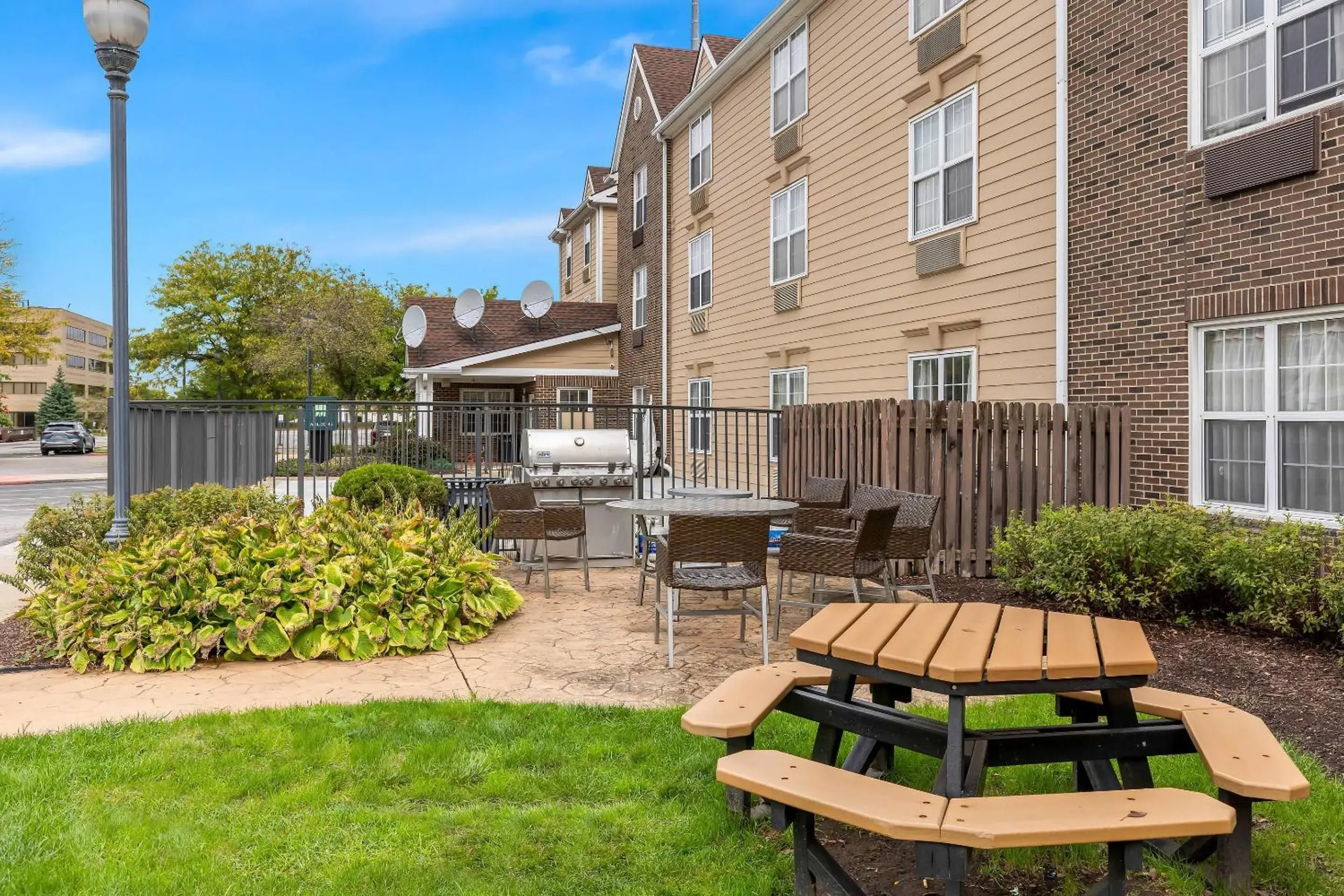 Property building in MainStay Suites Middleburg Heights Cleveland Airport Property building in MainStay Suites Middleburg Heights Cleveland Airport