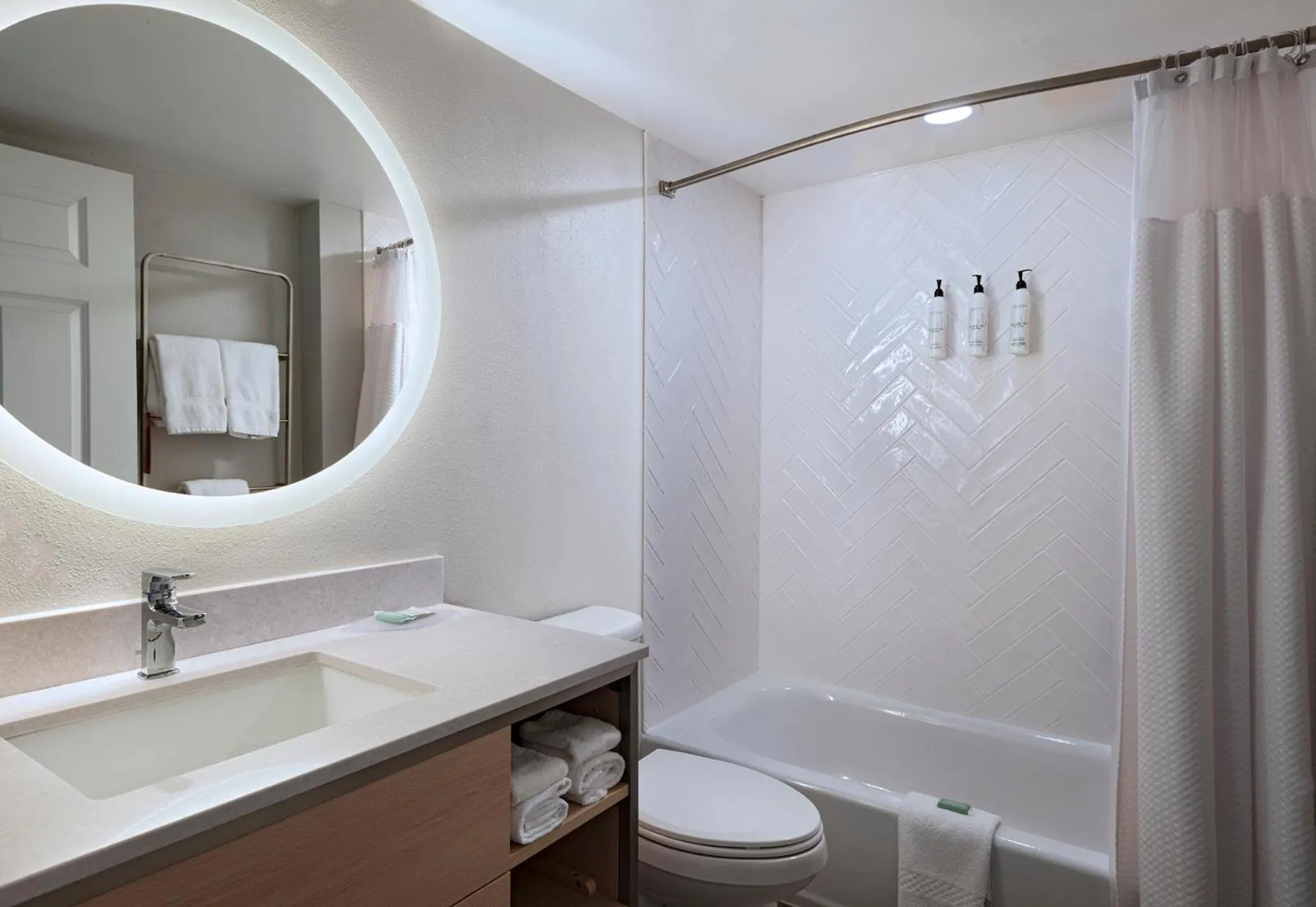 Bath in TownePlace Suites by Marriott College Station