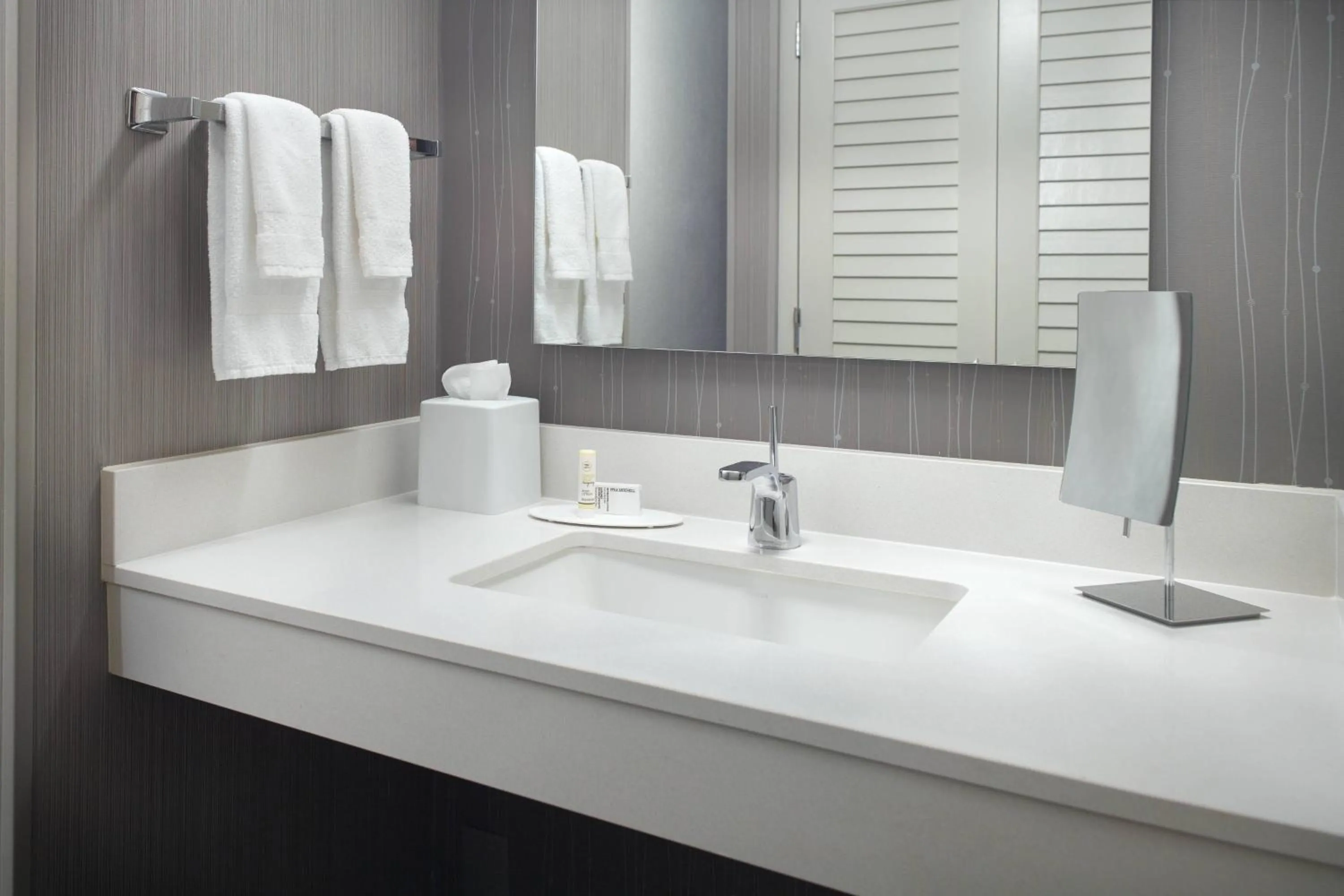 Bathroom in Courtyard Charlotte SouthPark