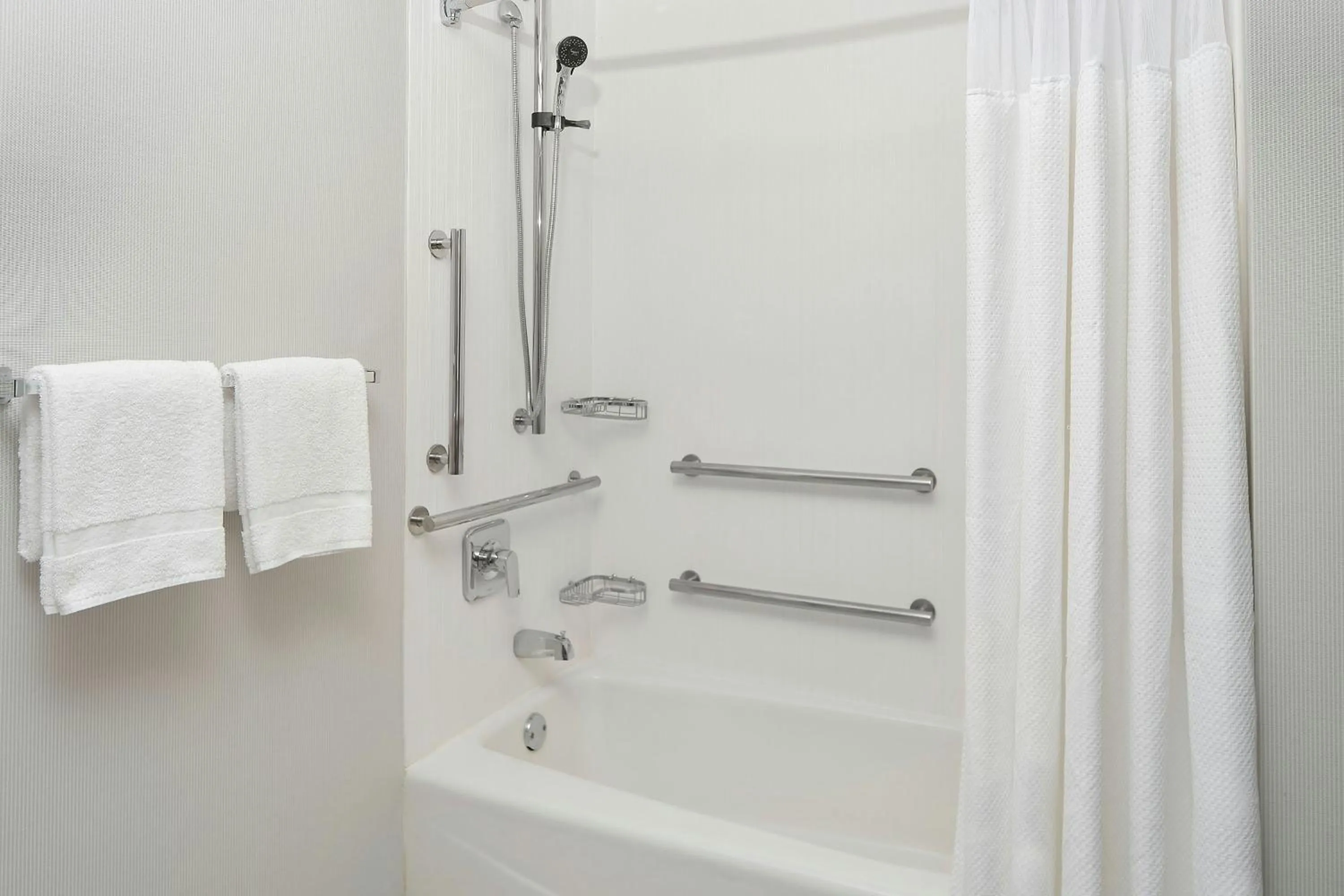 Bathroom in Courtyard Charlotte SouthPark