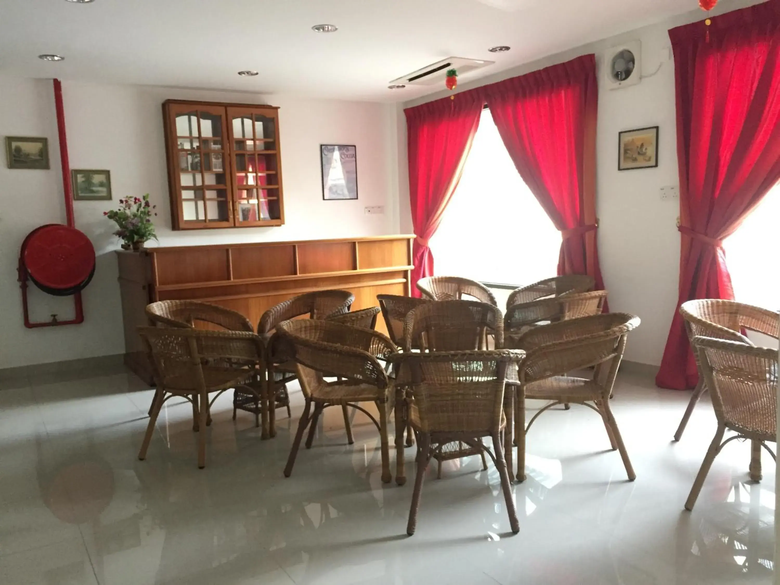 Lounge or bar in Raja Inn Lounge or bar in Raja Inn