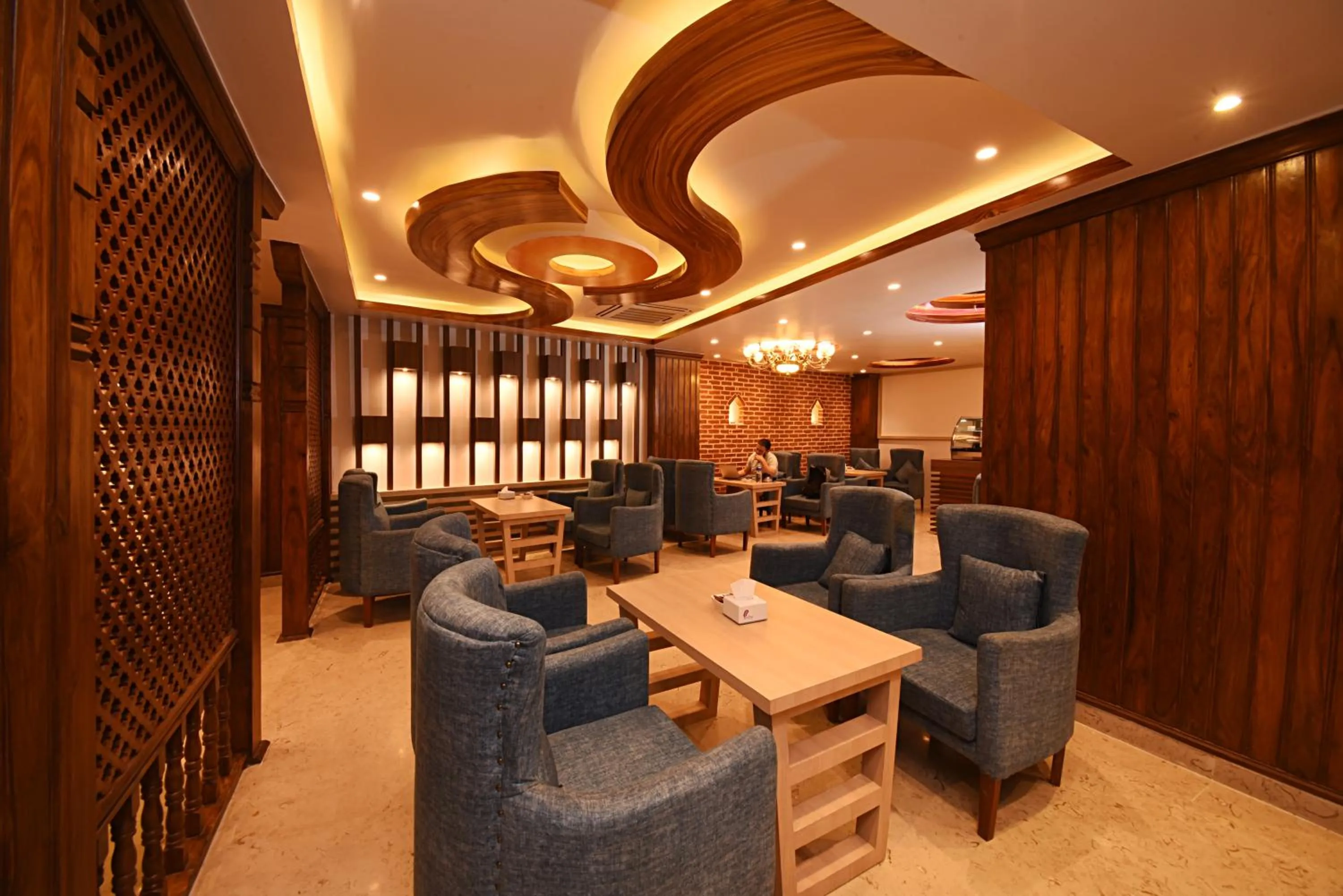 Lounge or bar in Hotel Thamel Park