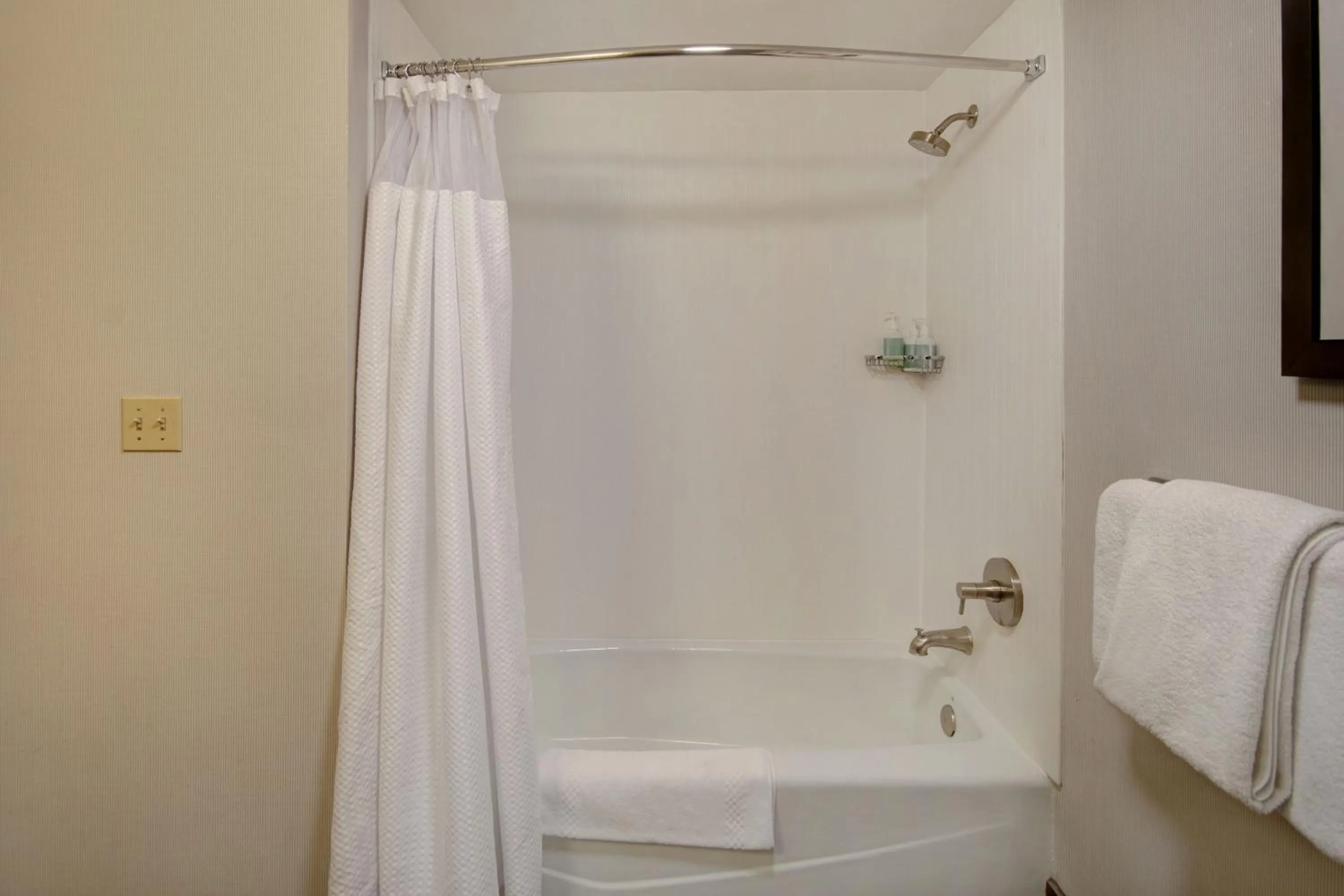 Bathroom in Courtyard Columbus Dublin