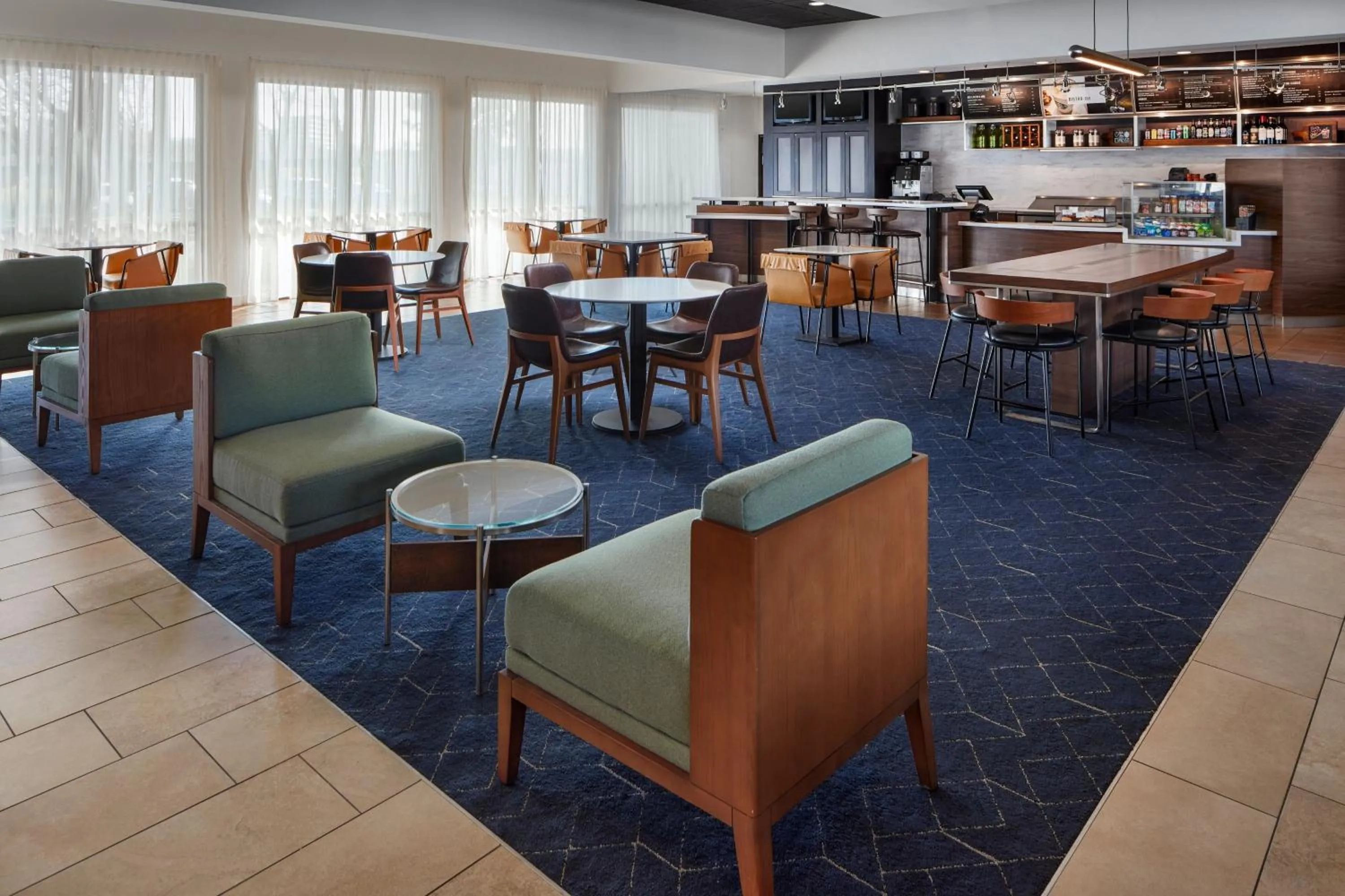 Breakfast in Courtyard Columbus Dublin