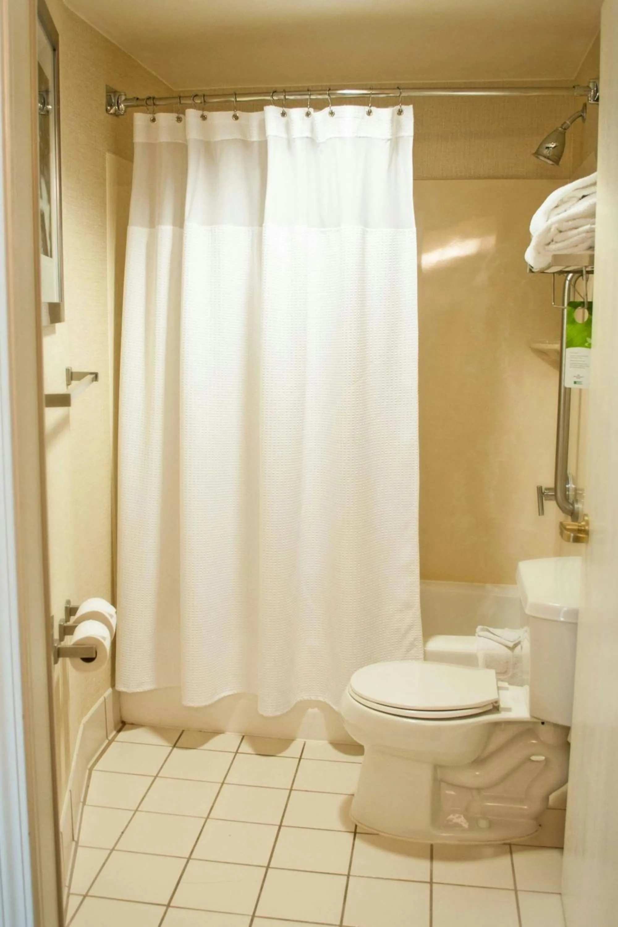 Bathroom in SpringHill Suites Columbus Airport Gahanna