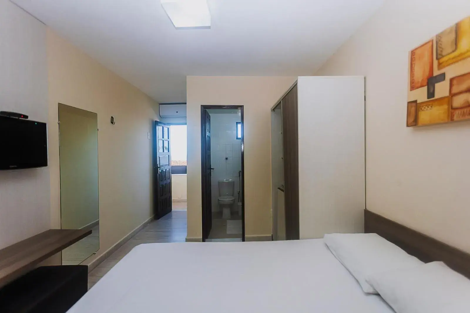 Photo of the whole room, Bed in Alimar Hotel Photo of the whole room, Bed in Alimar Hotel