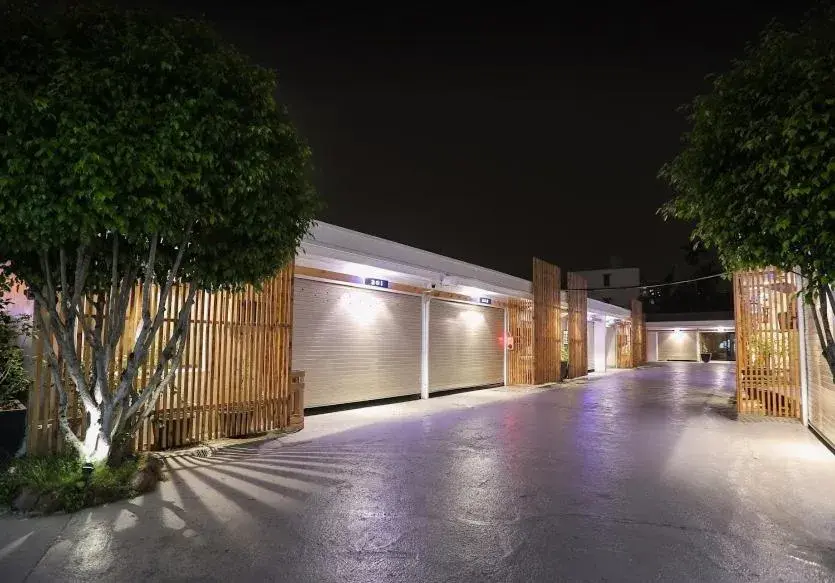 Property building in Roppongi Motel Property building in Roppongi Motel